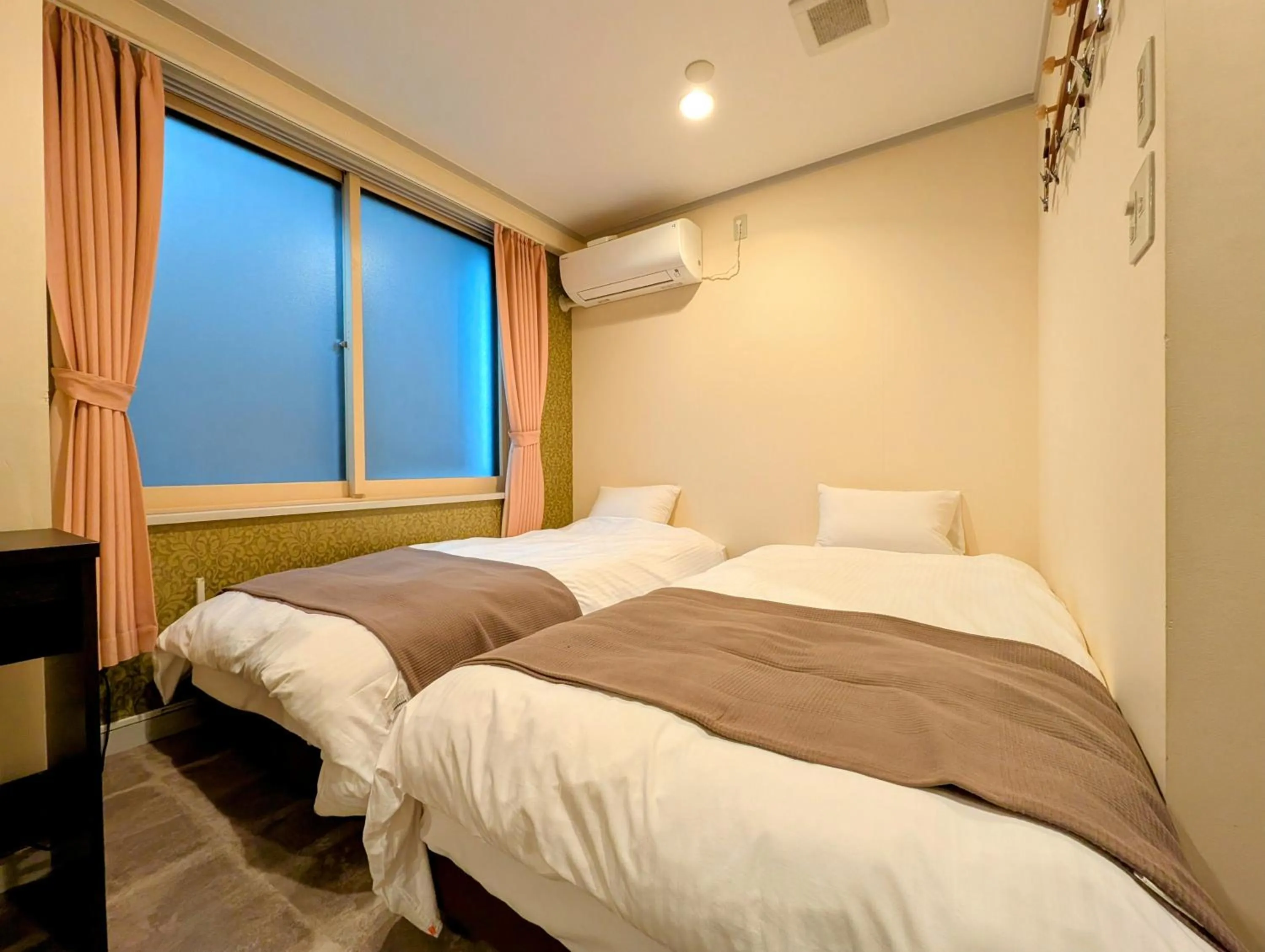 Photo of the whole room, Bed in Kanazawa Station Hotel