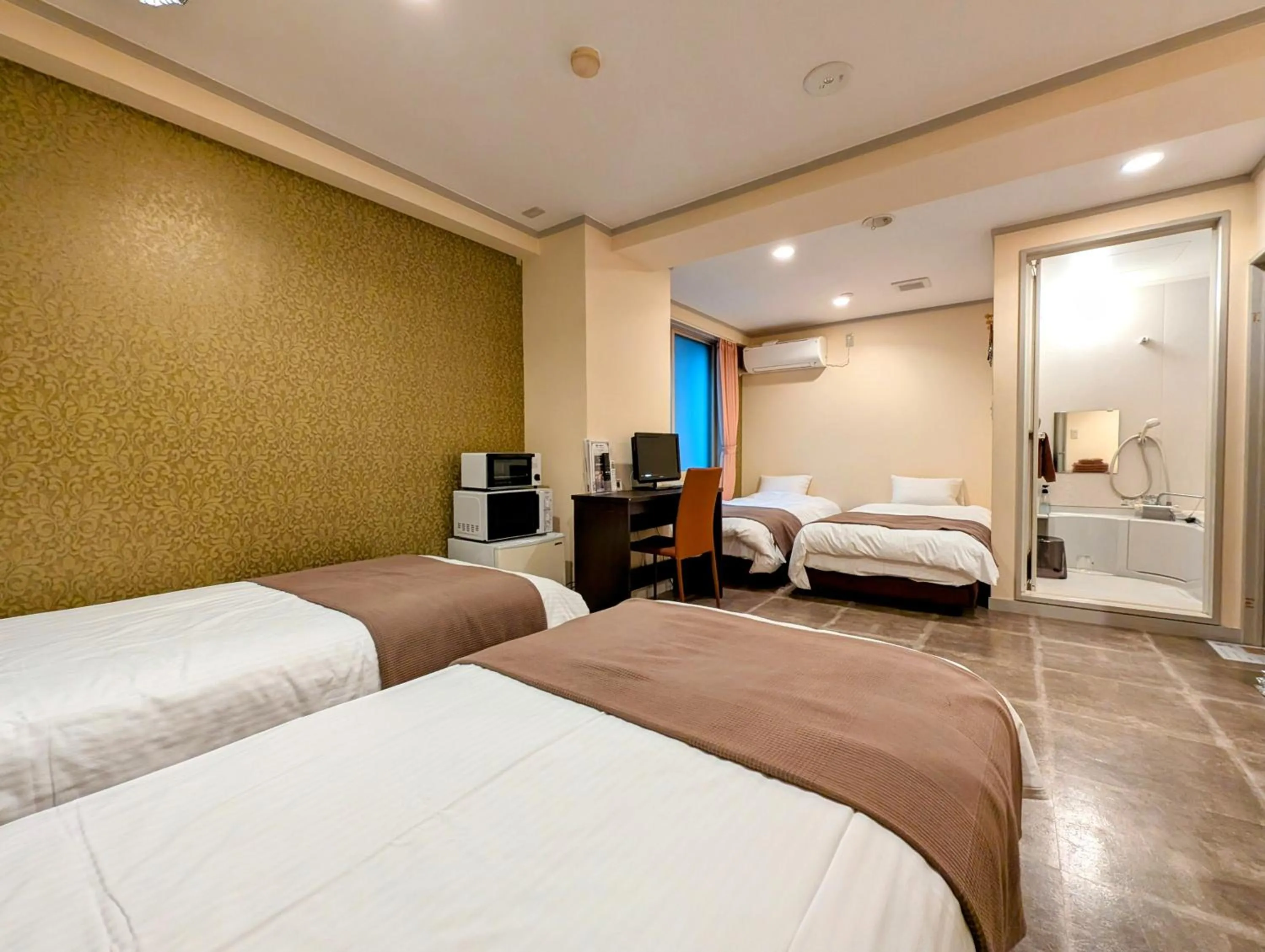 Photo of the whole room, Bed in Kanazawa Station Hotel