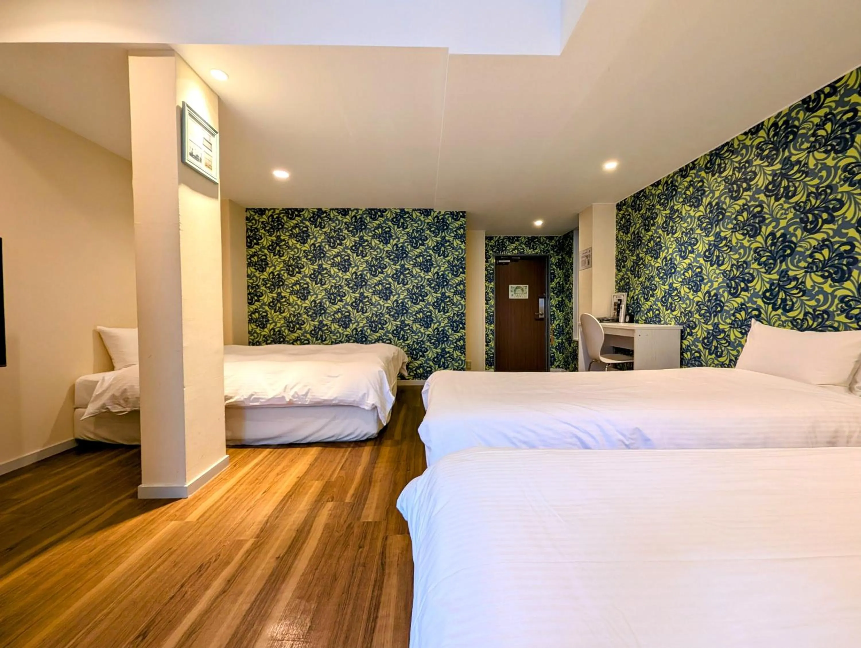 Photo of the whole room, Bed in Kanazawa Station Hotel