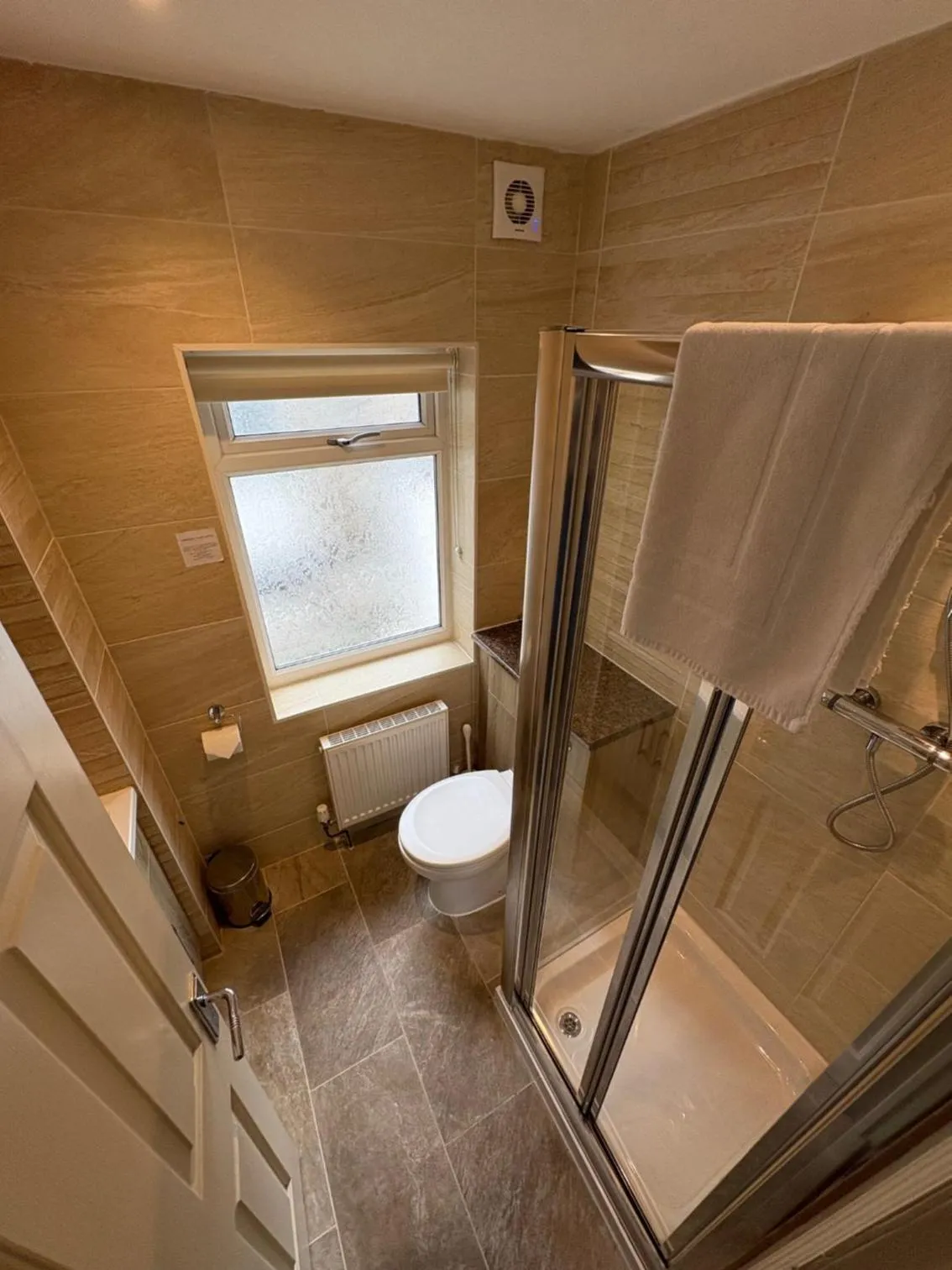 Shower in The Westbourne