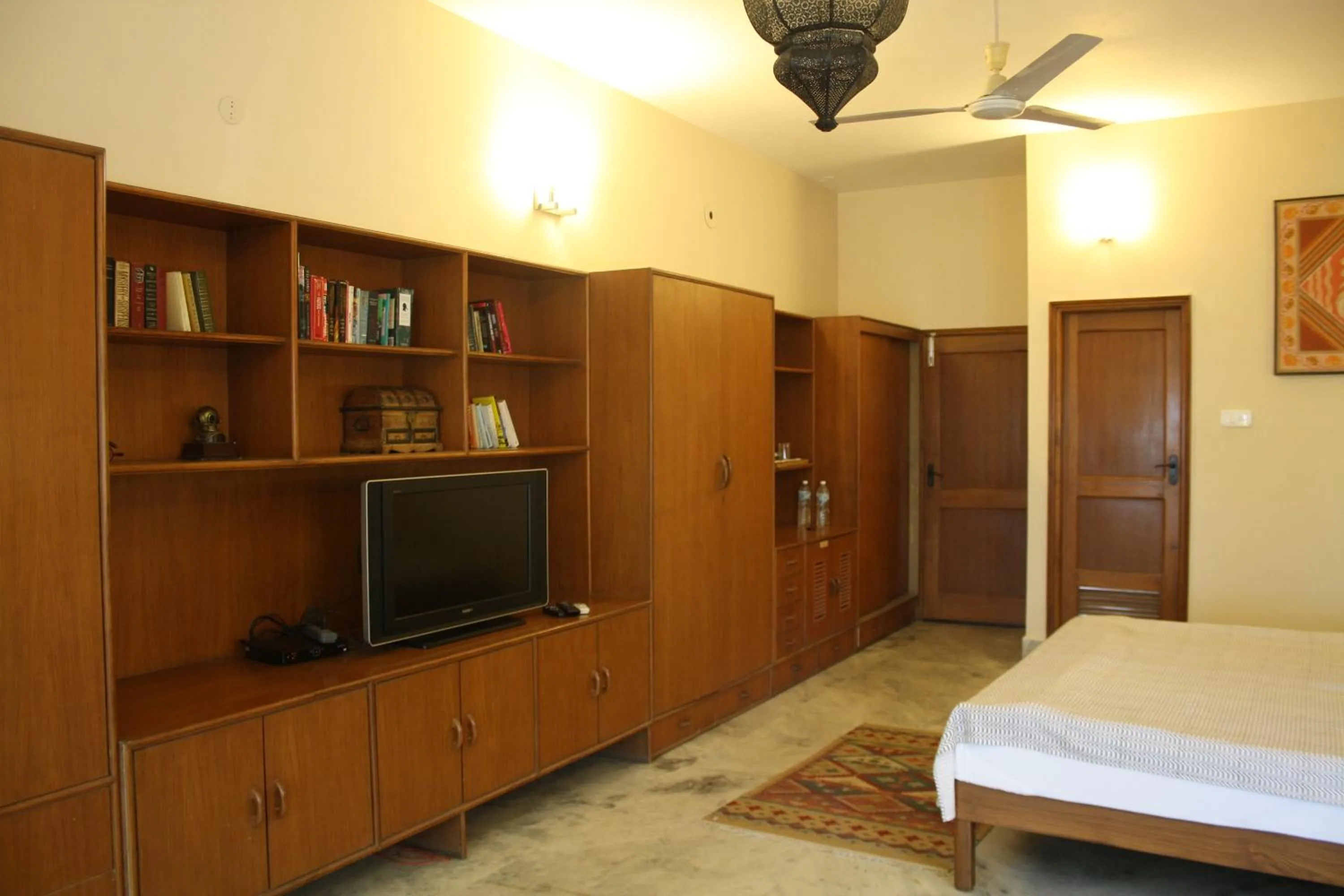 Deluxe Double or Twin Room with Lake View in Ivy Suites