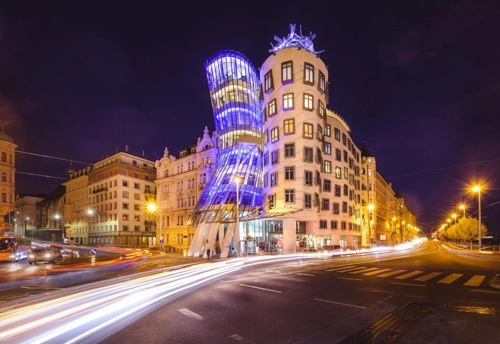 Facade/entrance in Dancing House - Tančící dům hotel