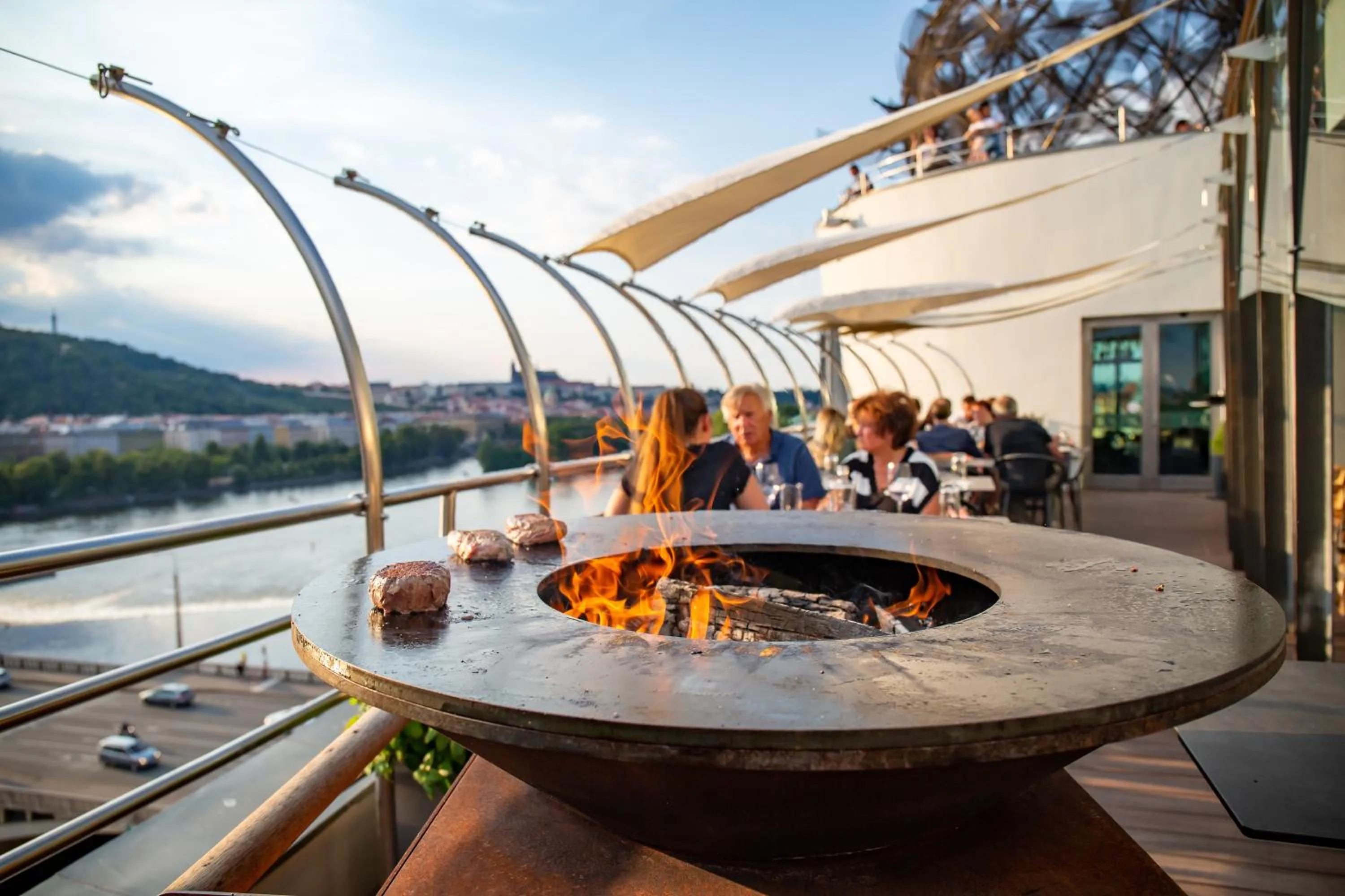 Restaurant/places to eat in Dancing House - Tančící dům hotel