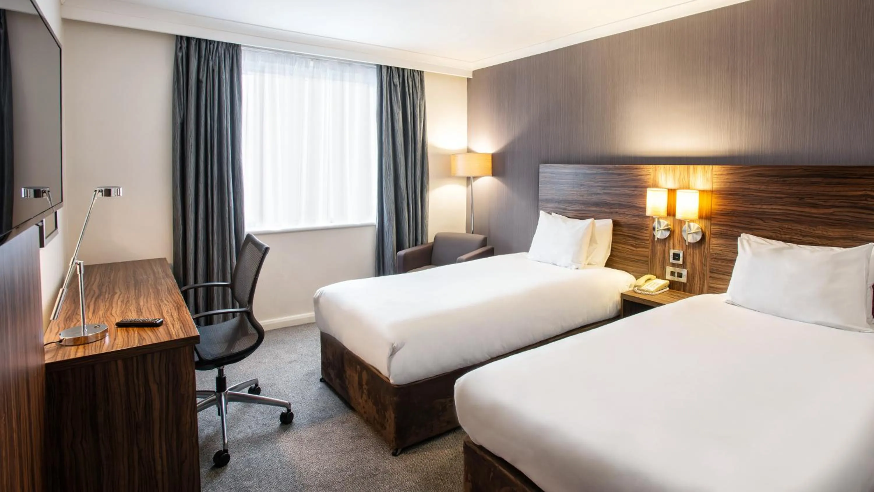 View (from property/room), Bed in Holiday Inn Liverpool City Centre by IHG