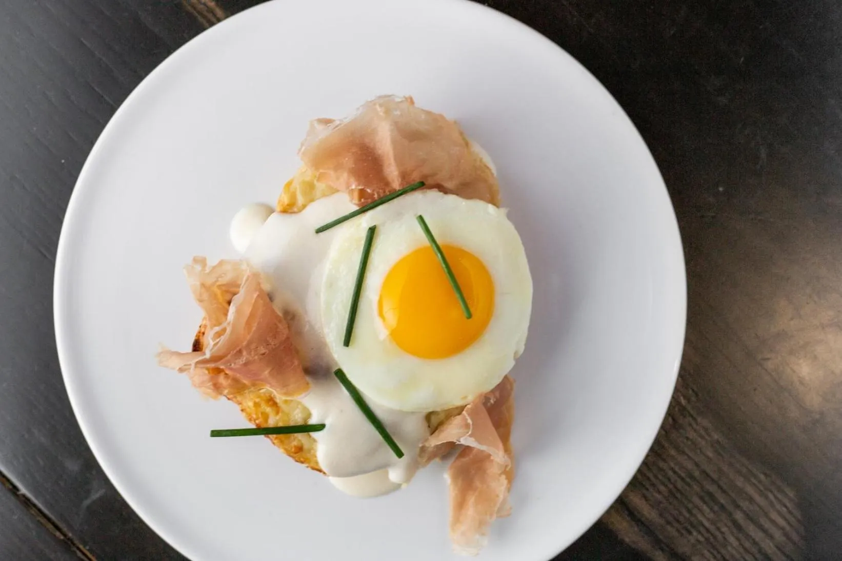 Breakfast in Hotel LeVeque, Autograph Collection