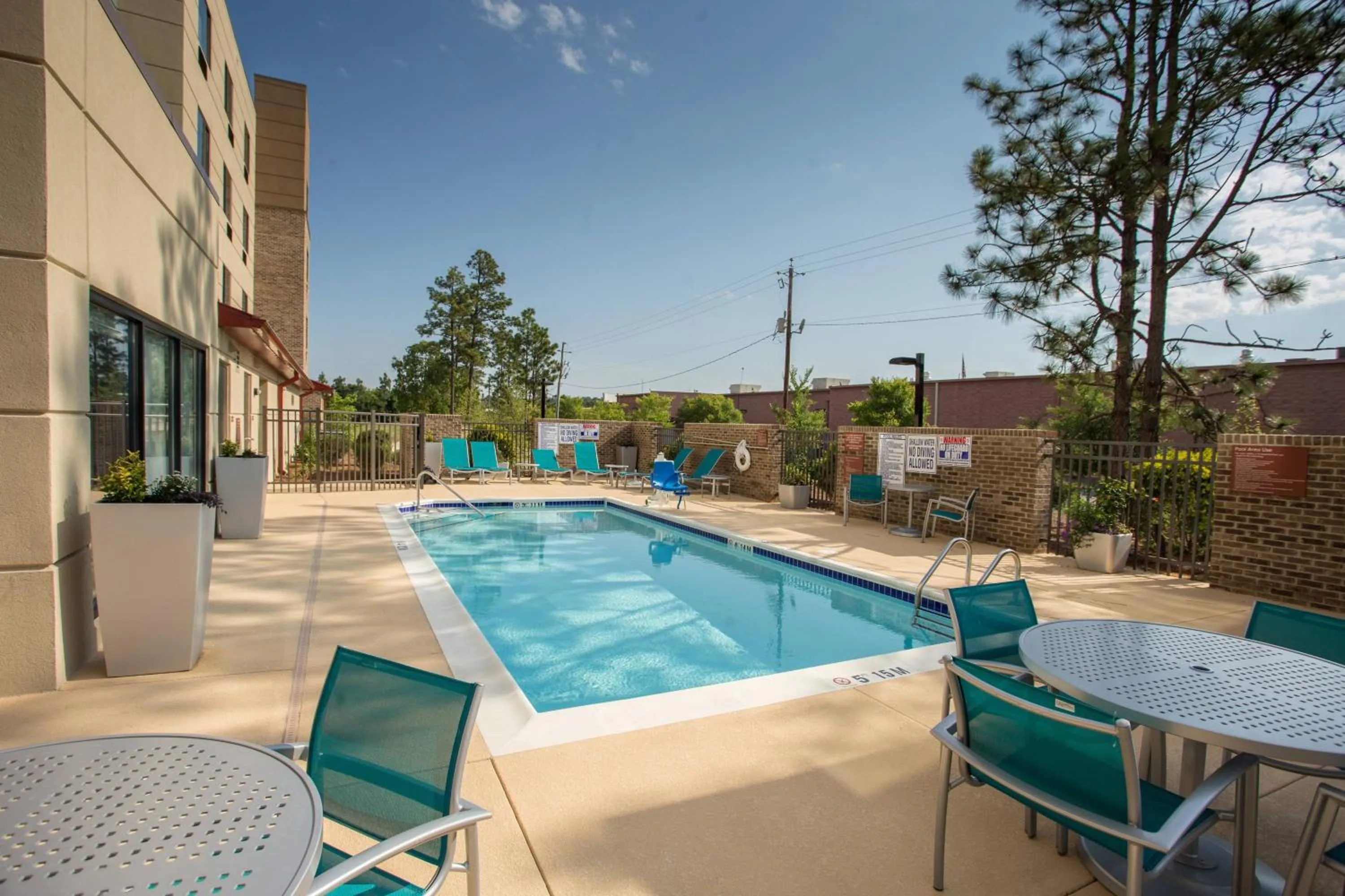 Swimming pool in TownePlace Suites by Marriott Southern Pines Aberdeen