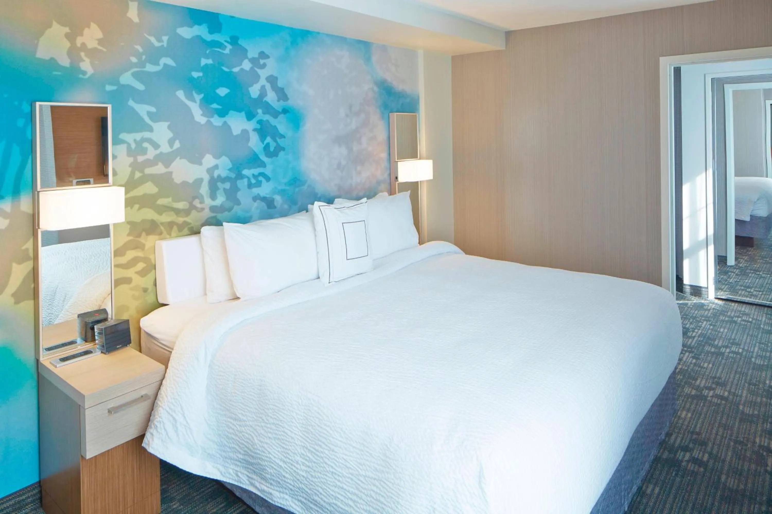 Bedroom, Bed in Courtyard by Marriott Lake George