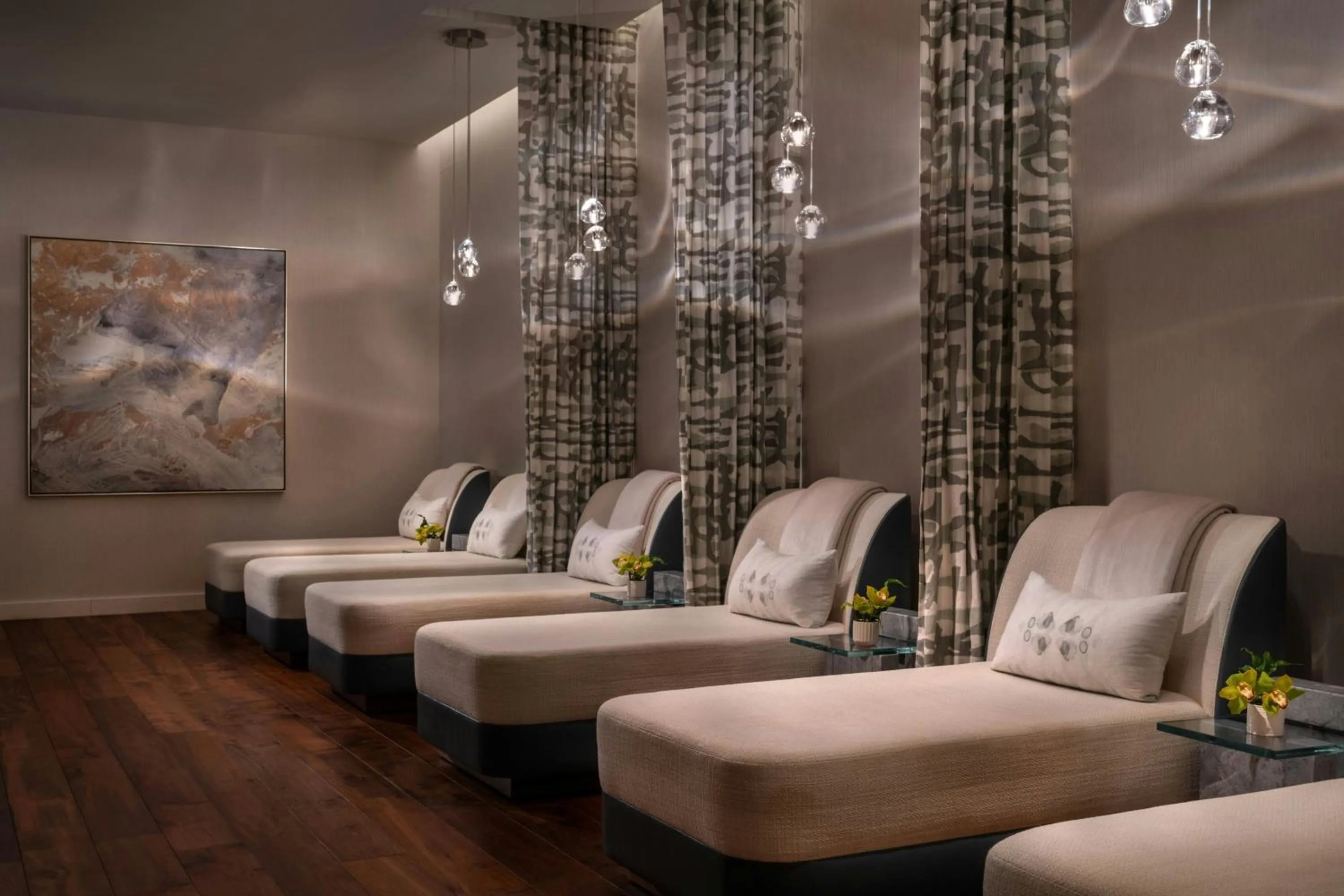 Lounge or bar in The Ritz-Carlton Residences, Waikiki Beach Hotel