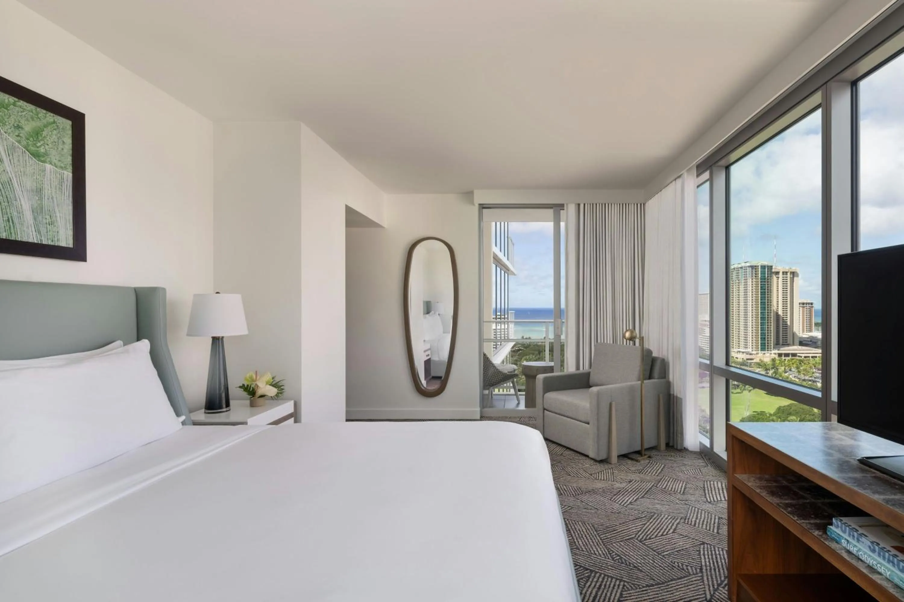 Bedroom, Bed in The Ritz-Carlton Residences, Waikiki Beach Hotel