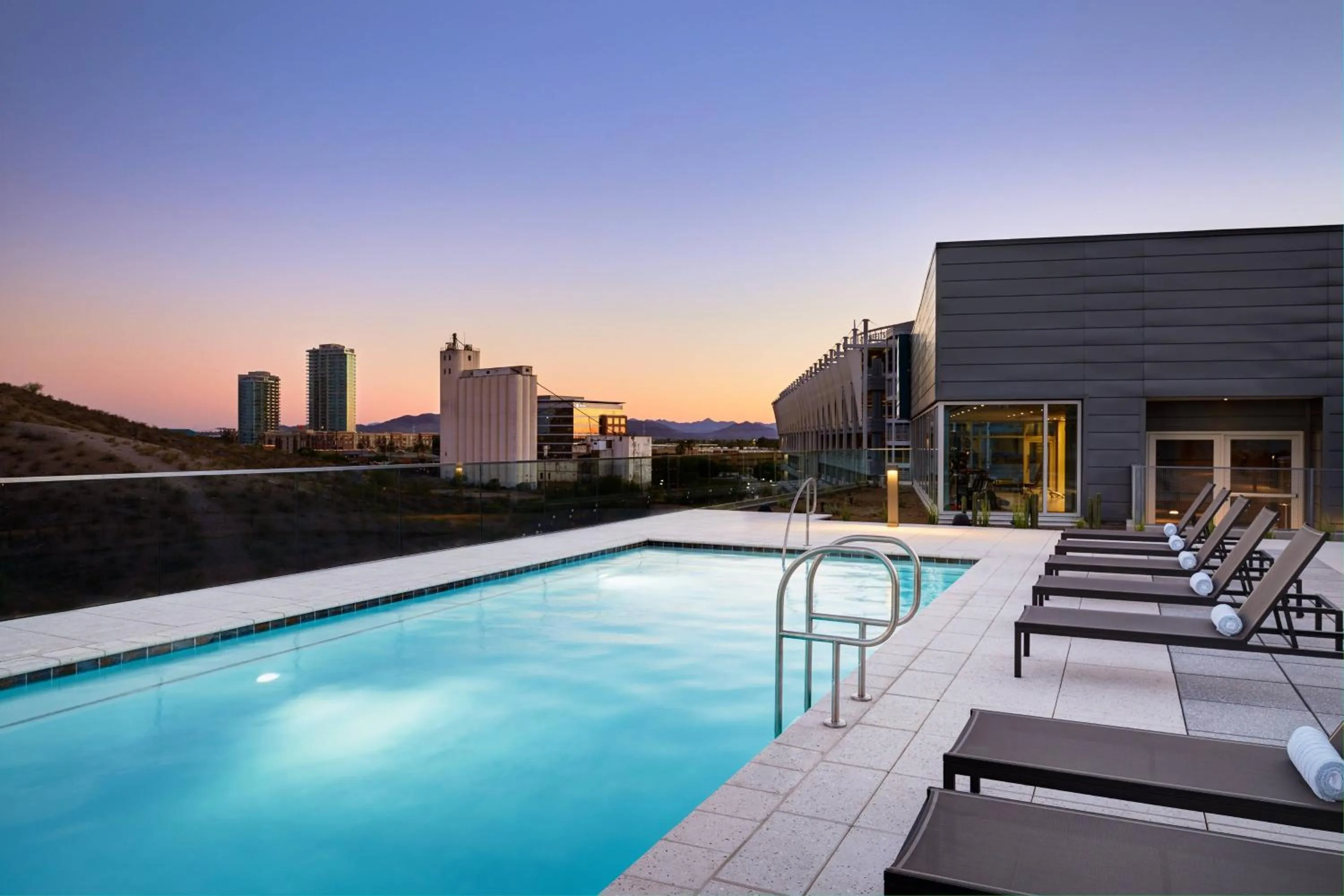 Swimming pool in AC Hotel by Marriott Phoenix Tempe/Downtown