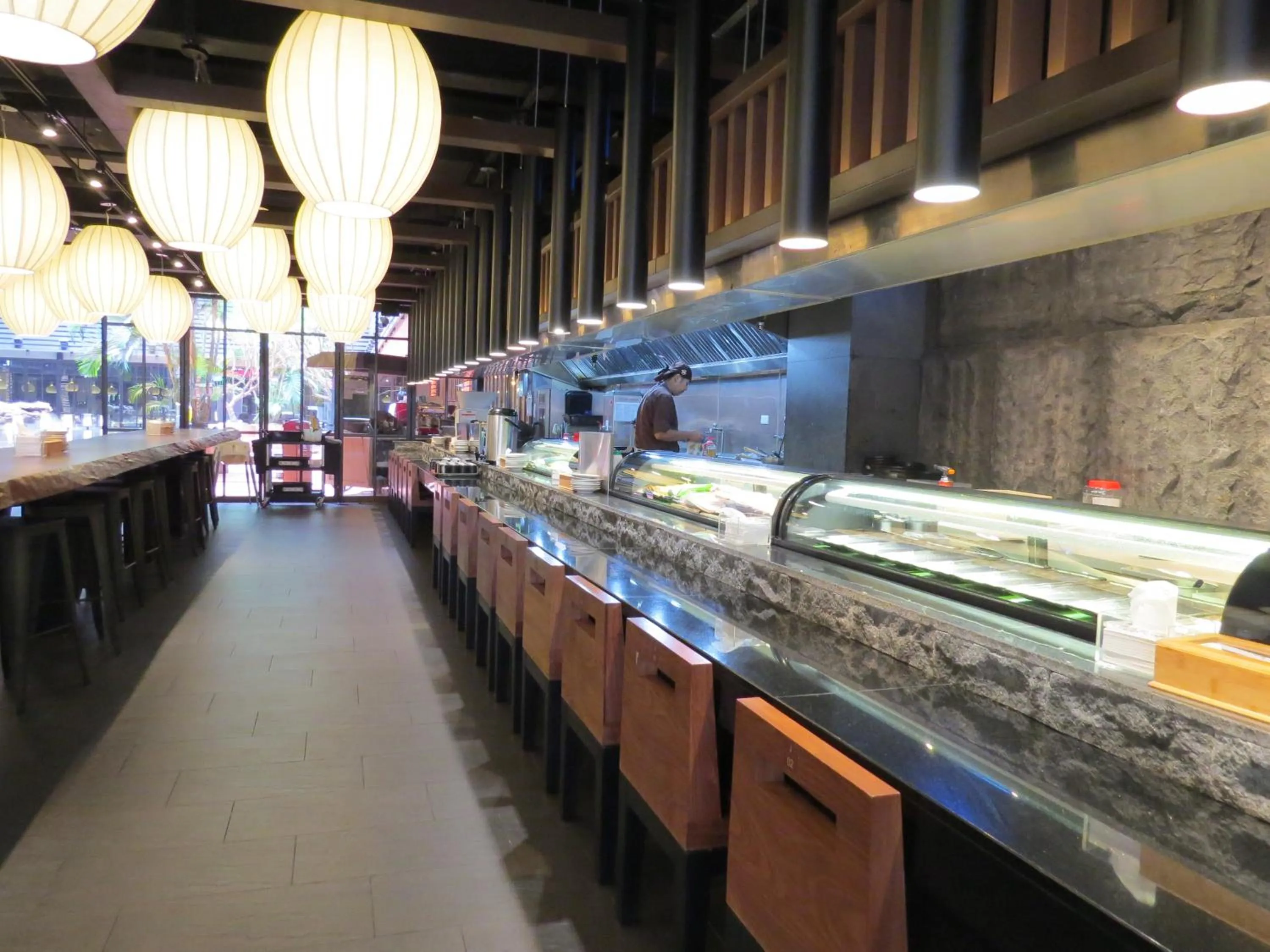 Restaurant/places to eat in Hotel PaPa Whale