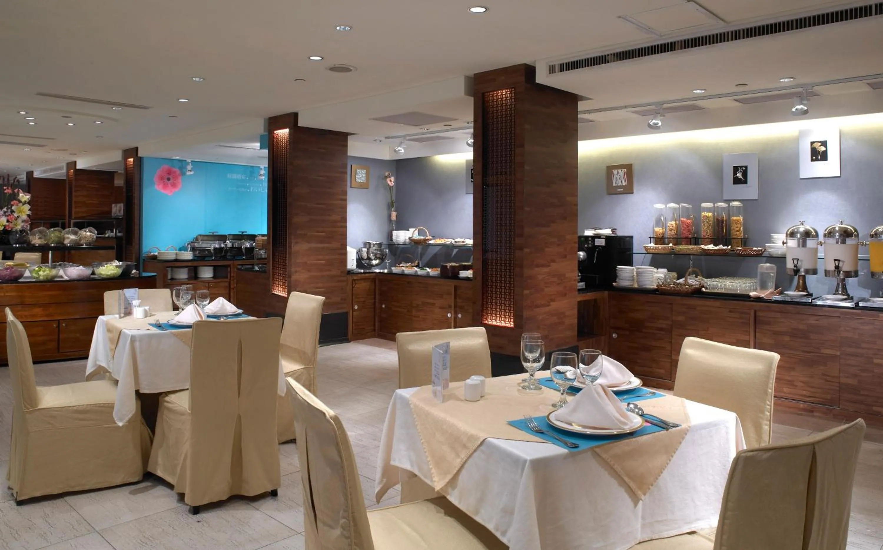 Restaurant/places to eat in Spring City Resort