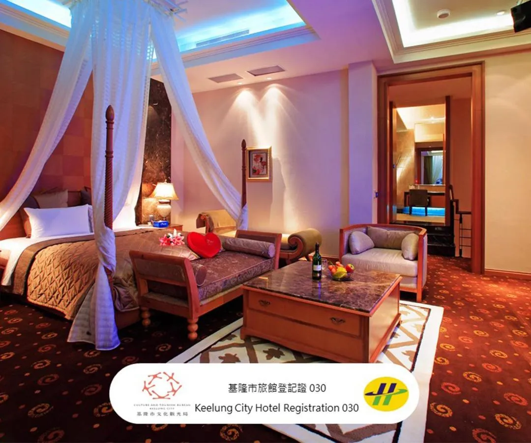 Bed in Blue Coast Spa Motel