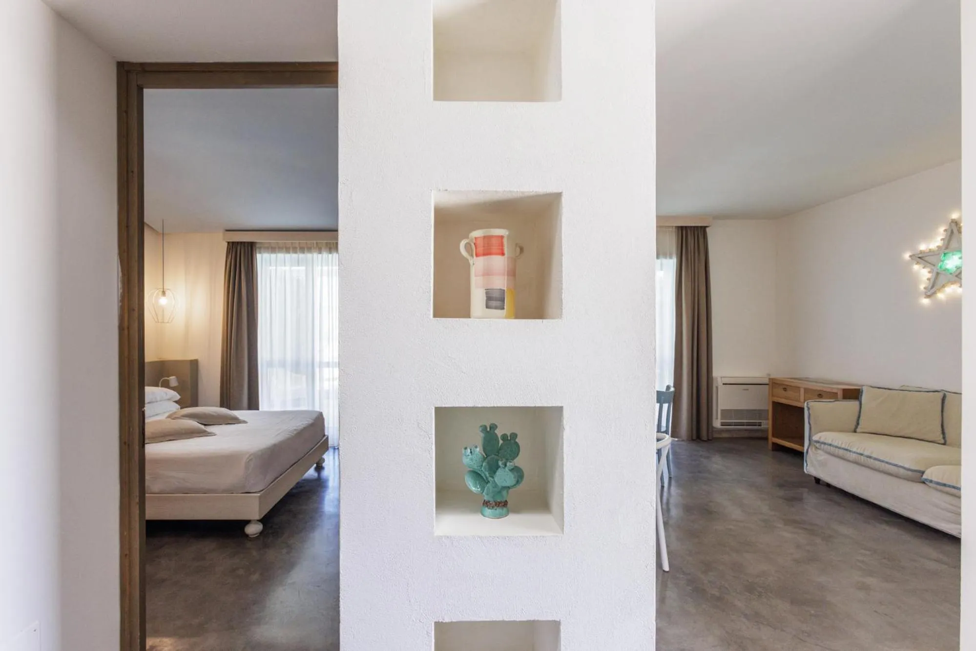 Photo of the whole room, Bed in Borgo de li Santi