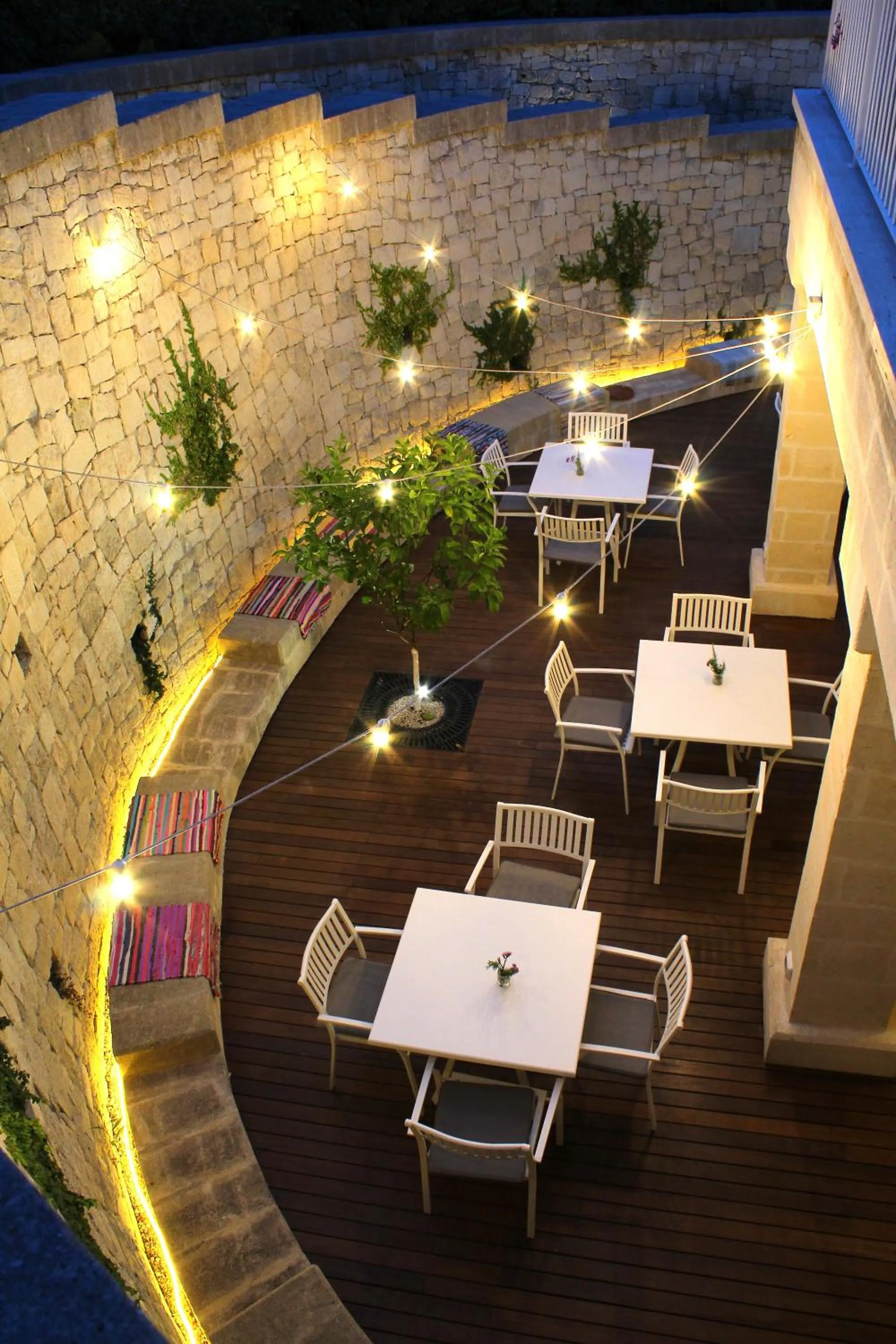 Restaurant/places to eat in Borgo de li Santi