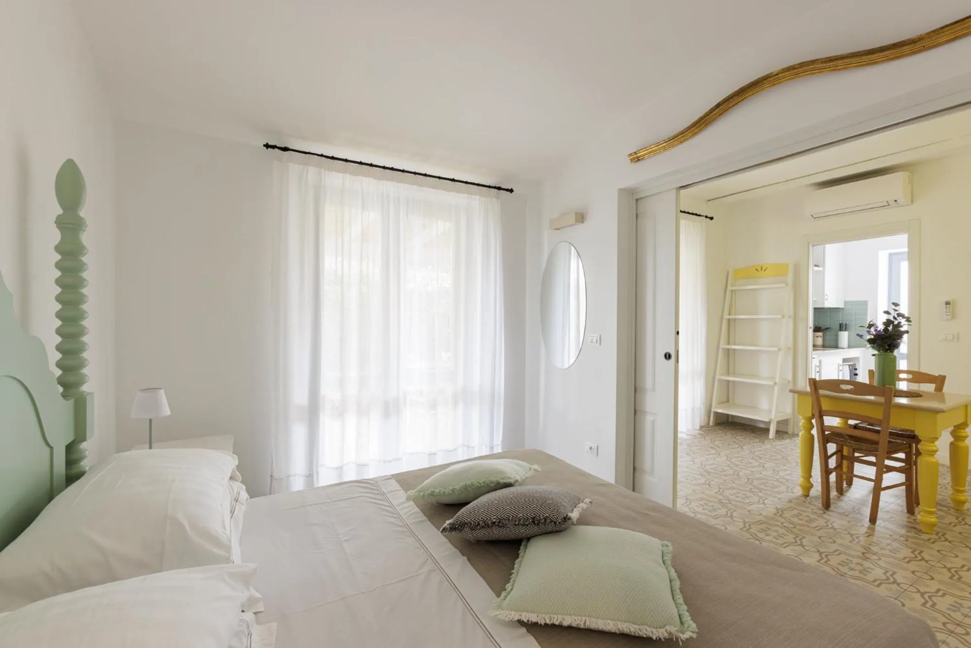 Photo of the whole room, Bed in Borgo de li Santi