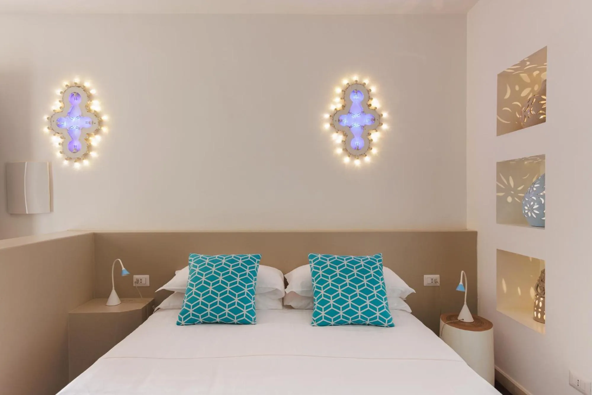 Decorative detail, Bed in Borgo de li Santi