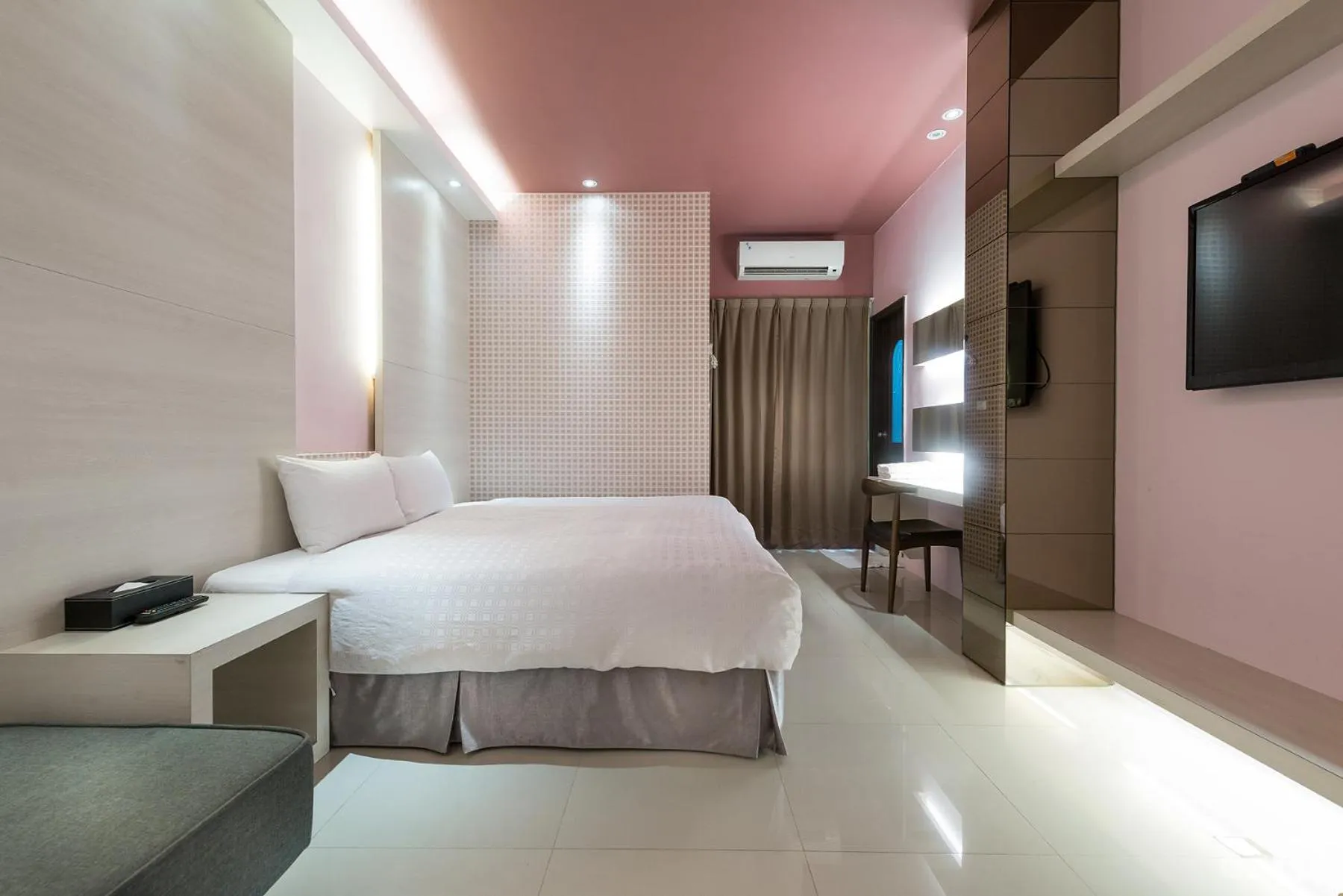 Bedroom, Bed in 寓旅宿 Apato Cityhome