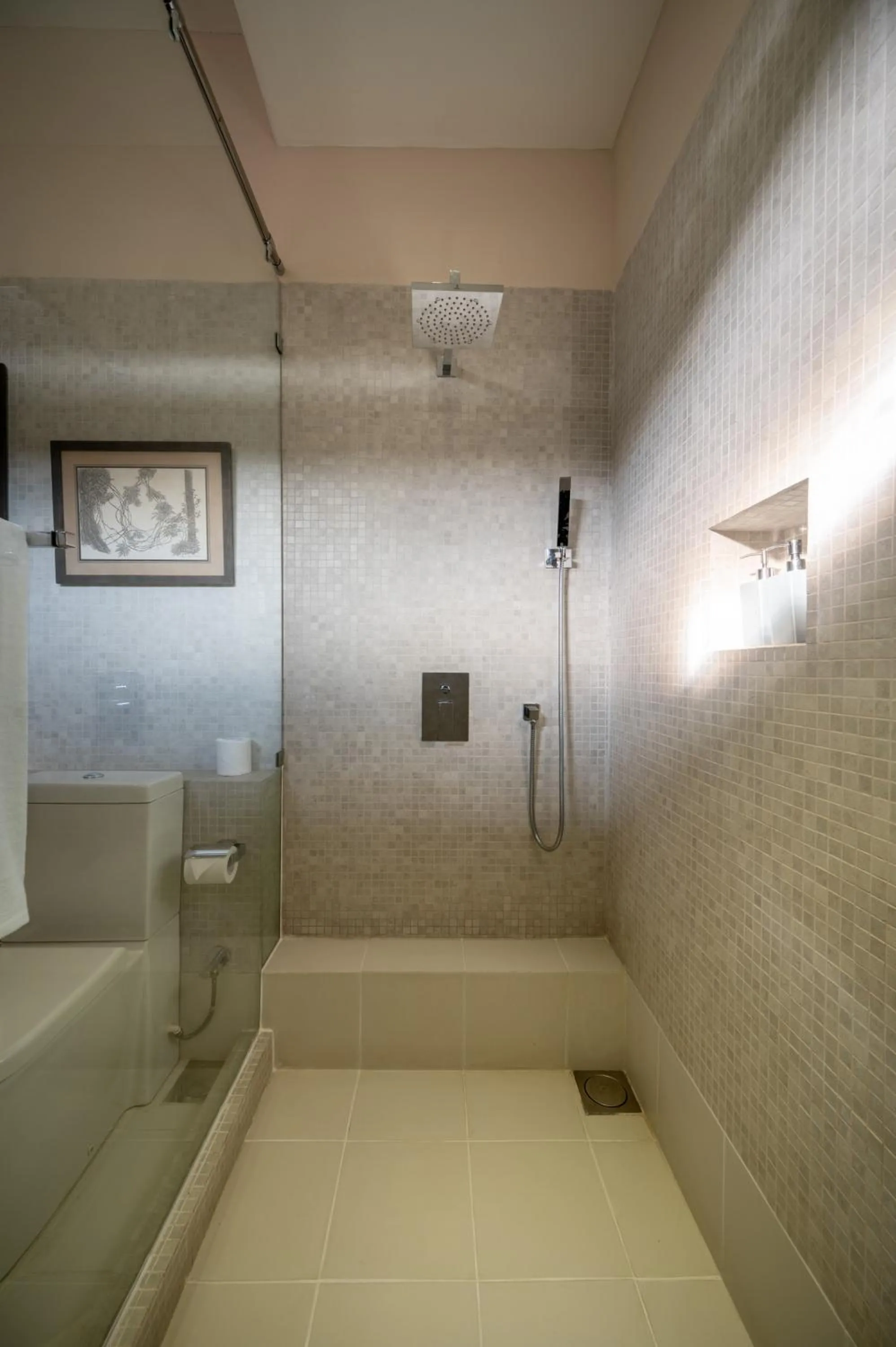 Bathroom in 42 Lighthouse Street