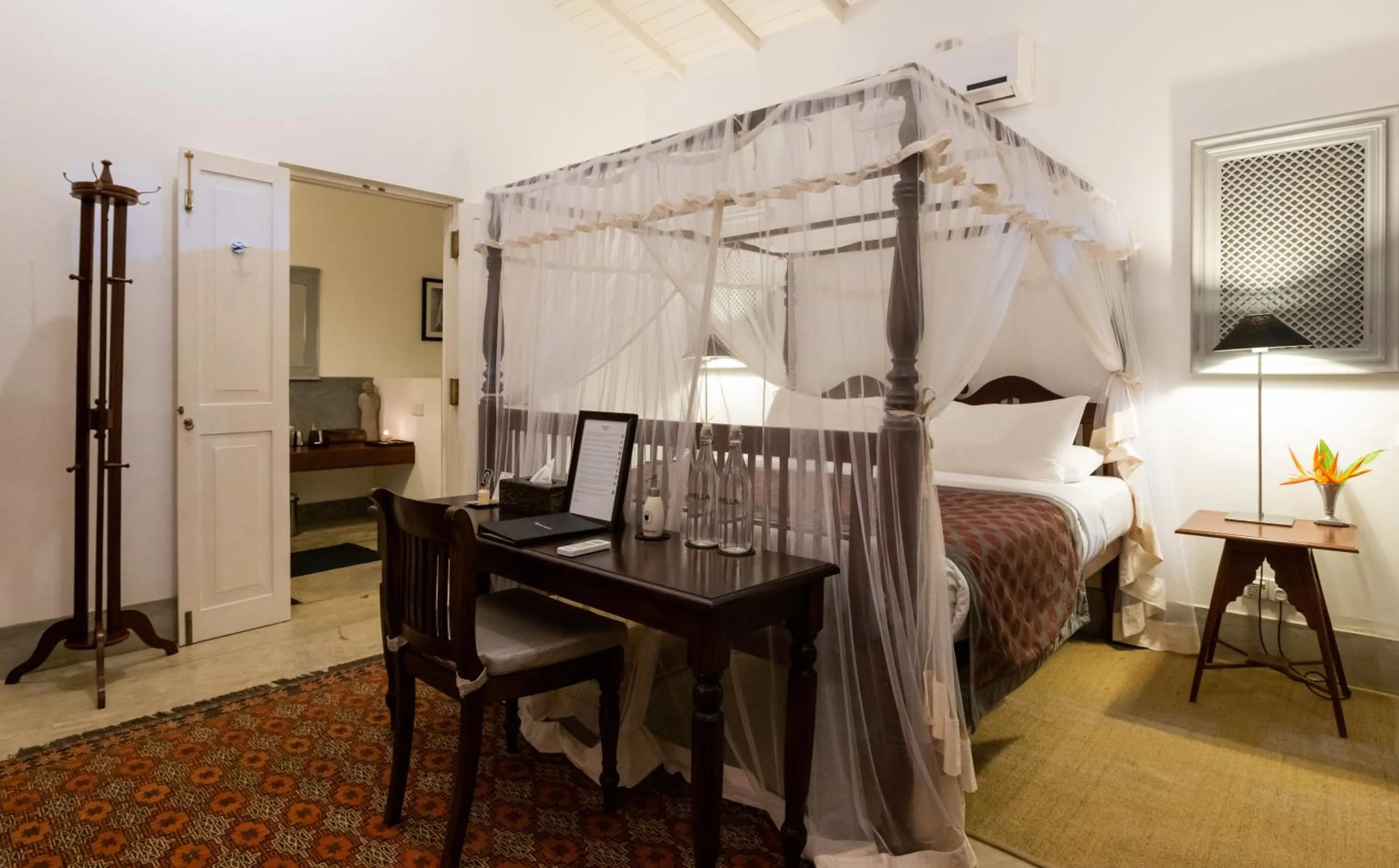 Bedroom, Bed in Taru Villas Mawella - Tangalle