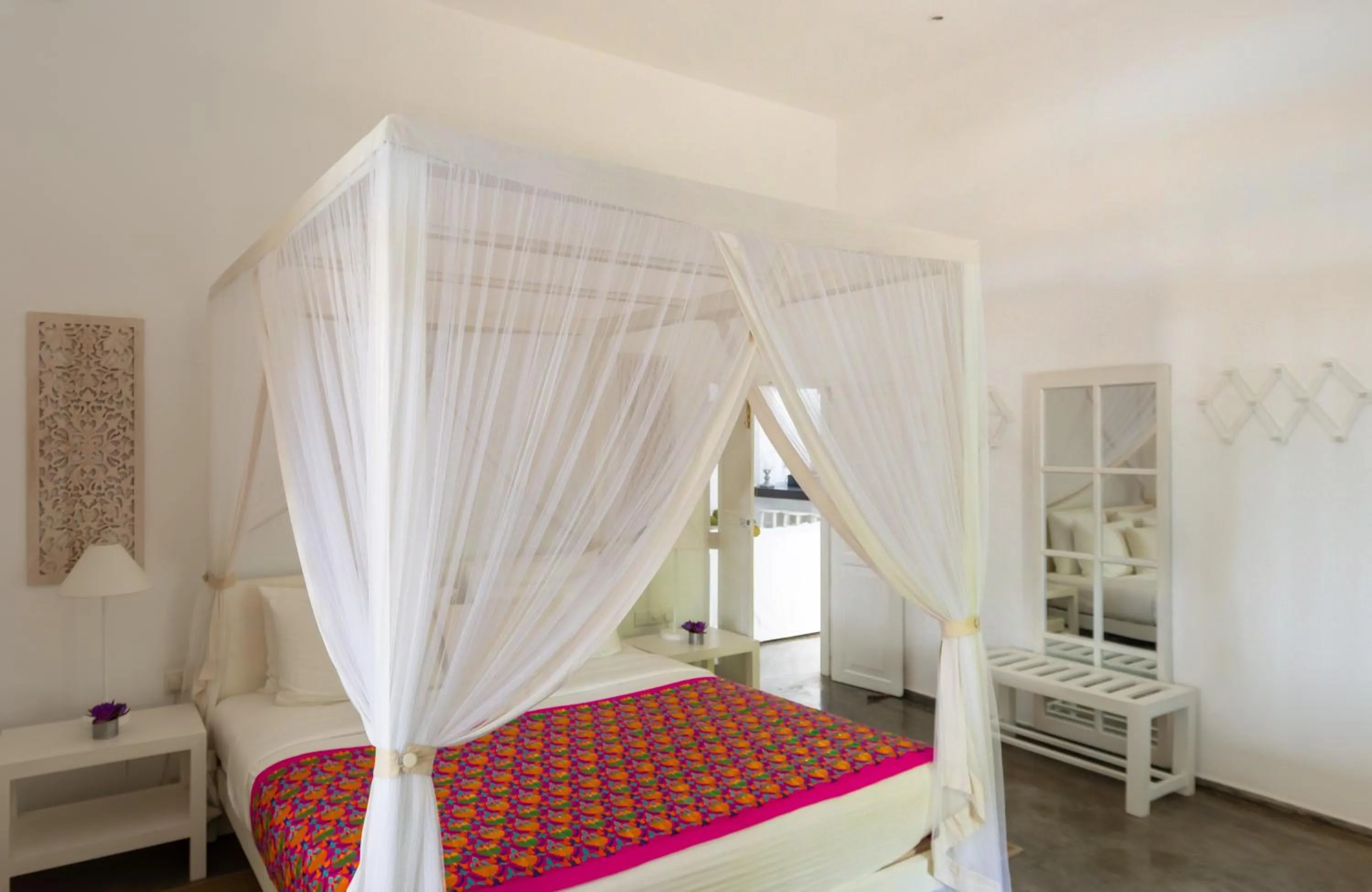 Bed in Taru Villas 906 - Hikkaduwa