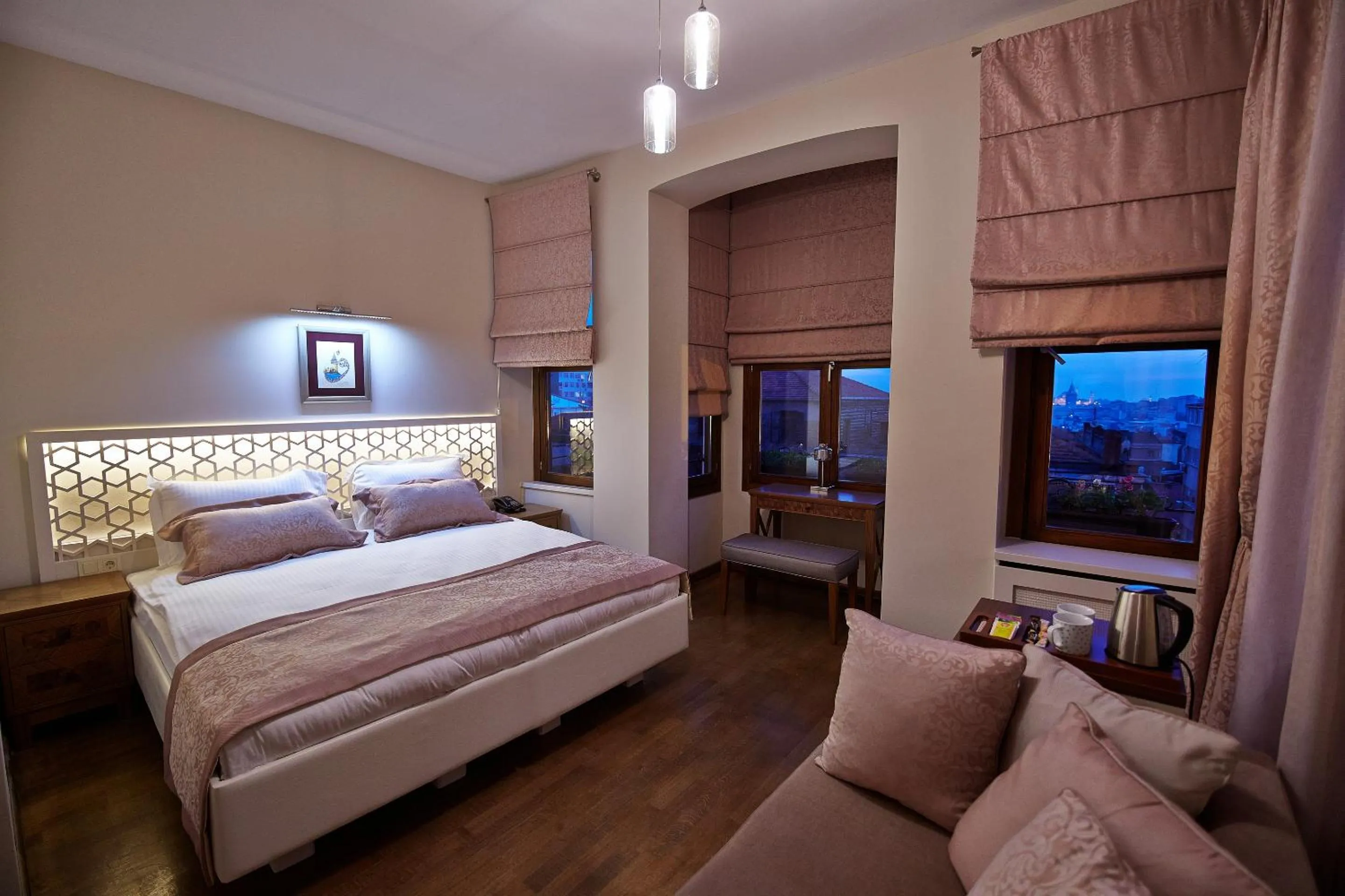 Photo of the whole room, Bed in Arart Hotel