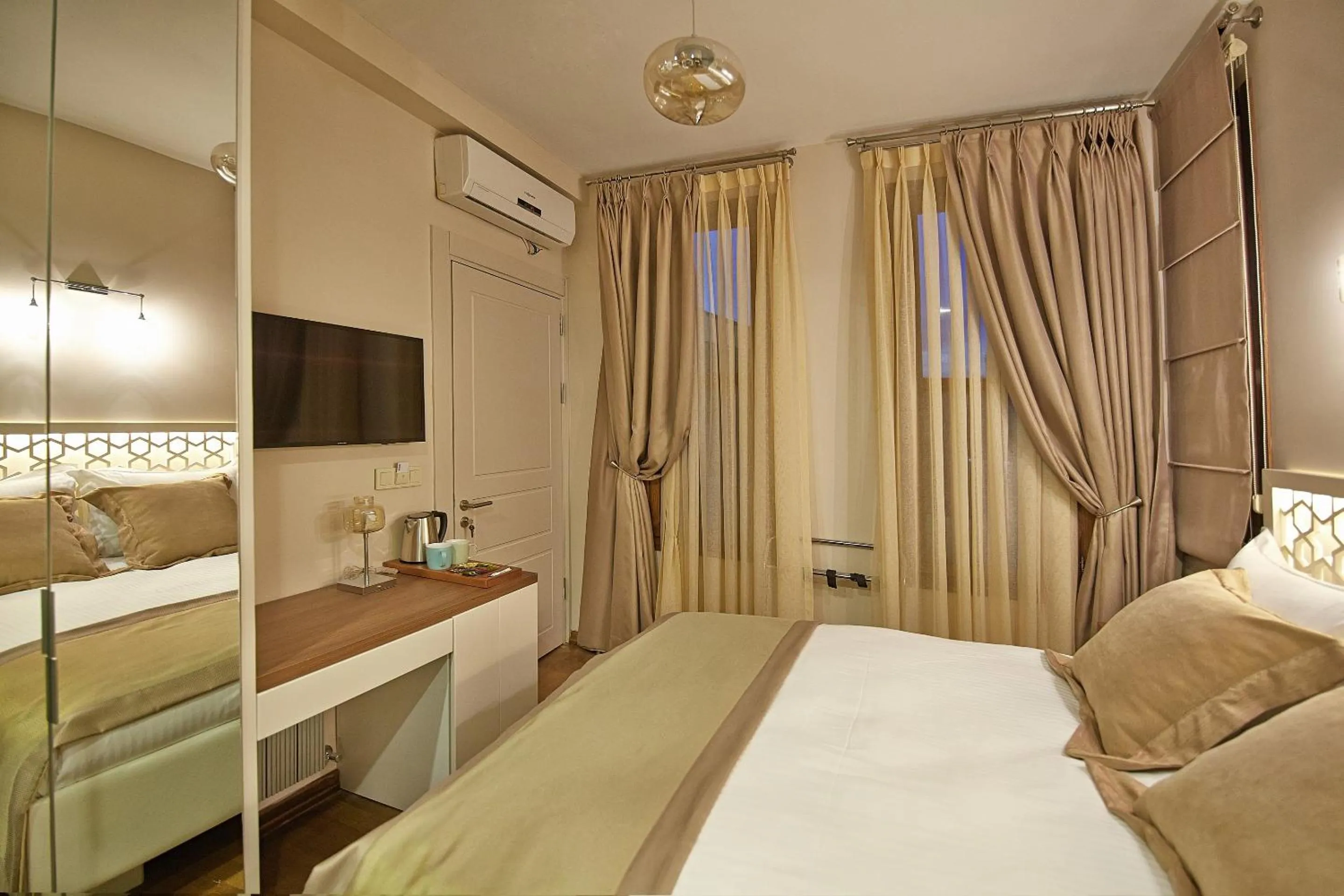 Photo of the whole room, Bed in Arart Hotel