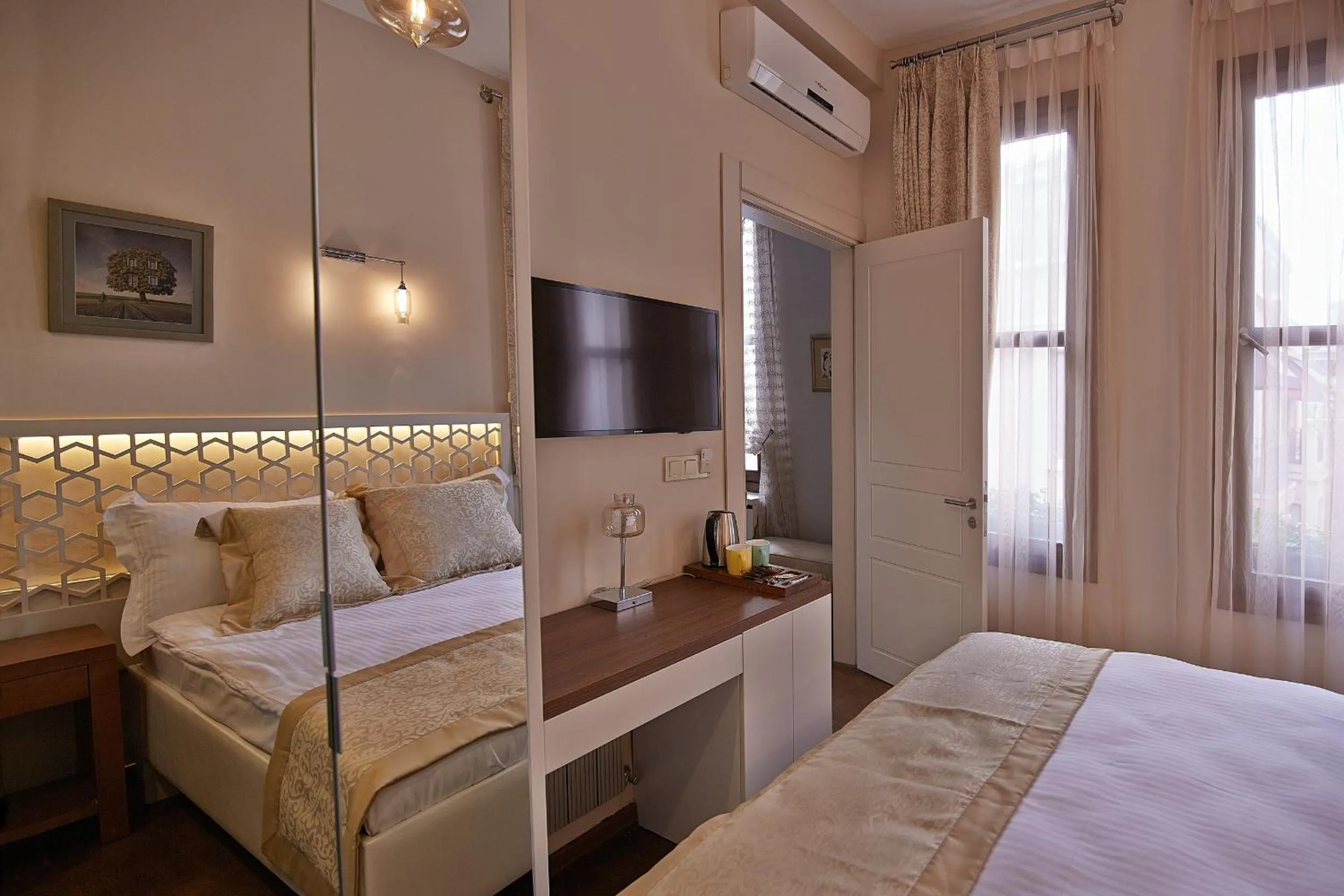 Photo of the whole room, Bed in Arart Hotel