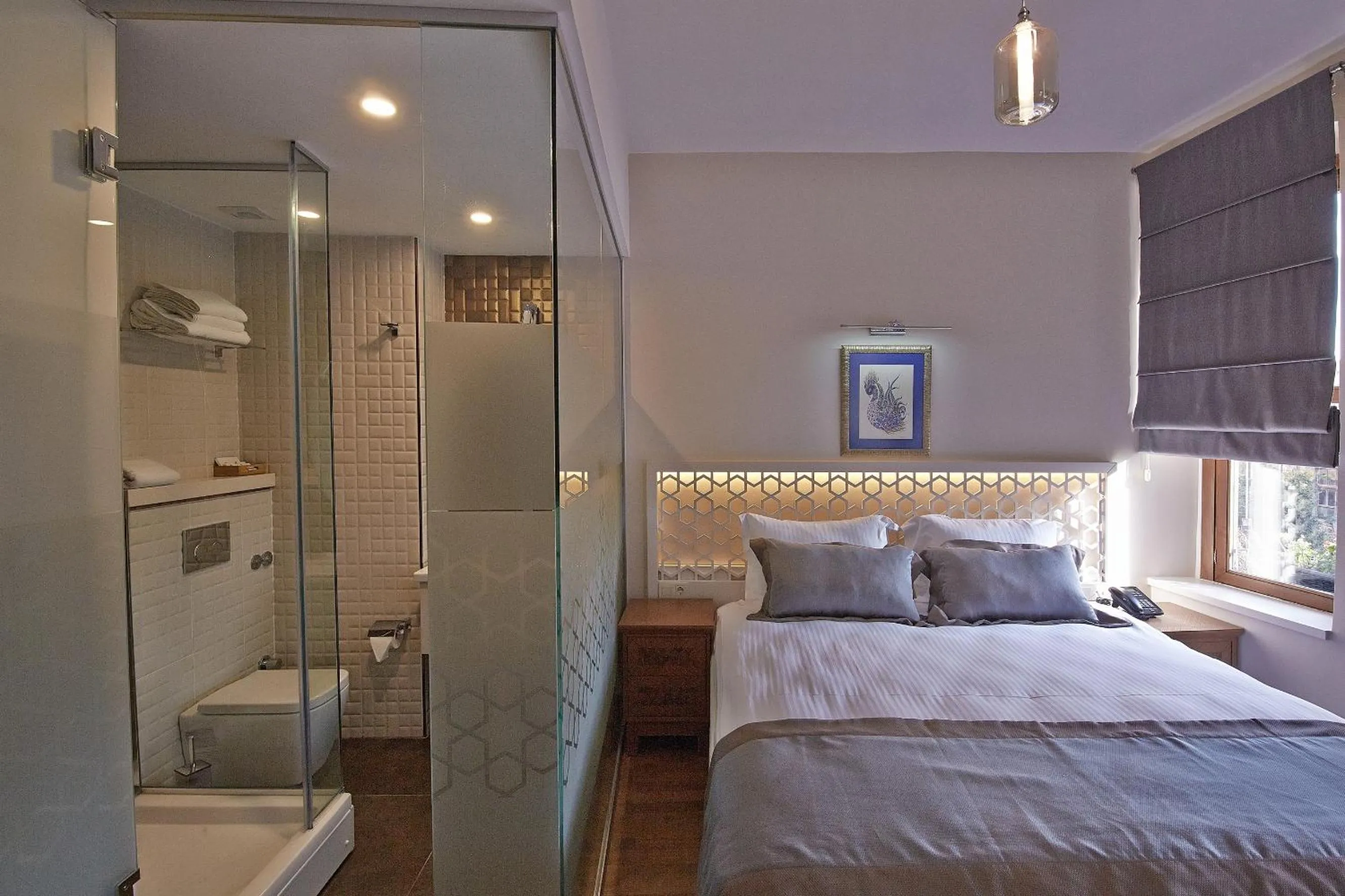 Bathroom, Bed in Arart Hotel