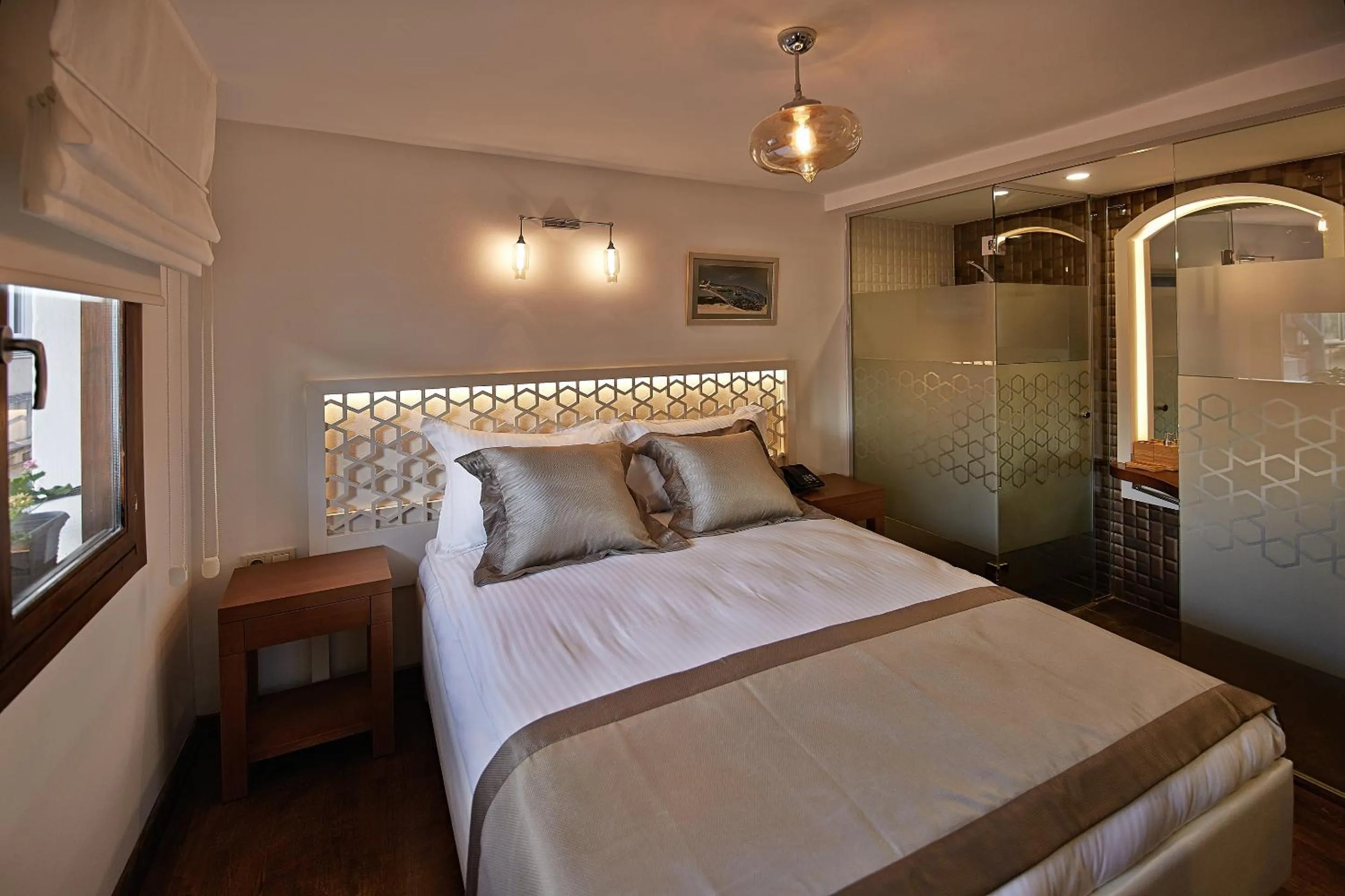 Photo of the whole room, Bed in Arart Hotel