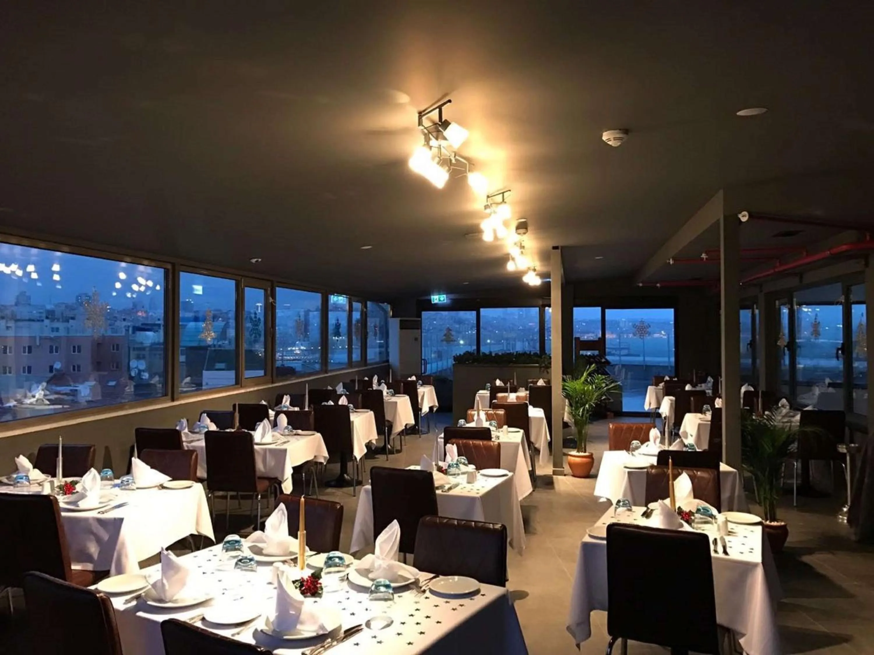 Restaurant/places to eat in DoubleTree by Hilton Istanbul - Sirkeci