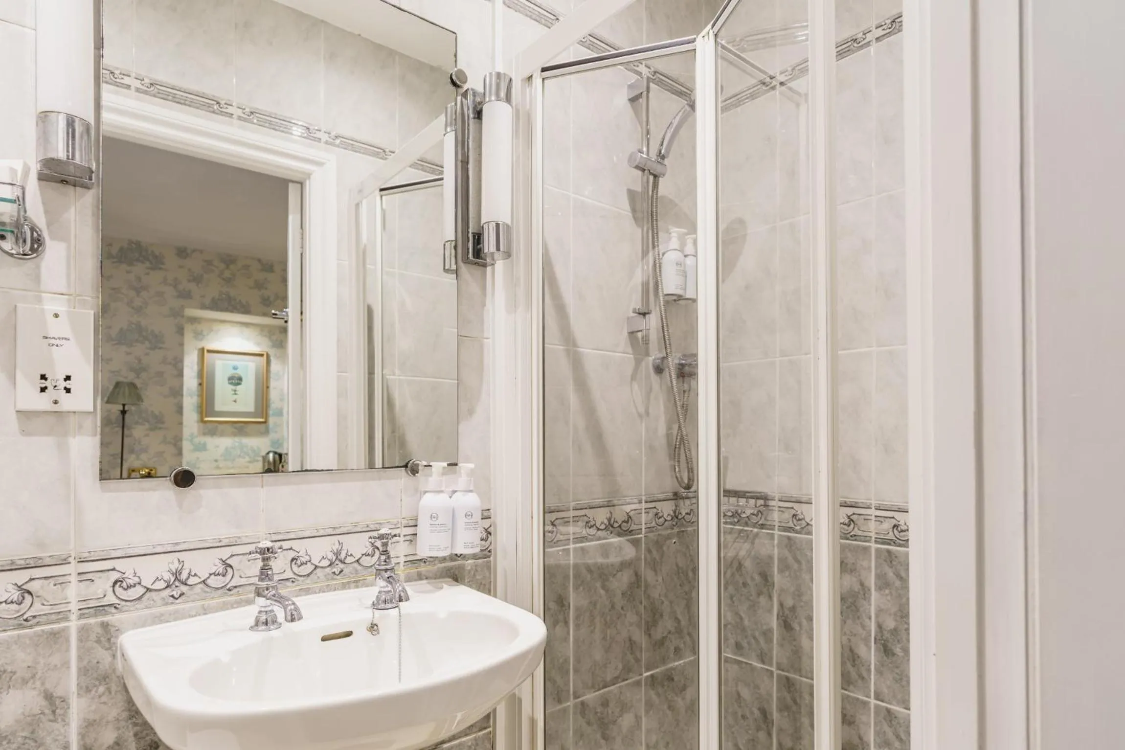 Shower in The Kennard