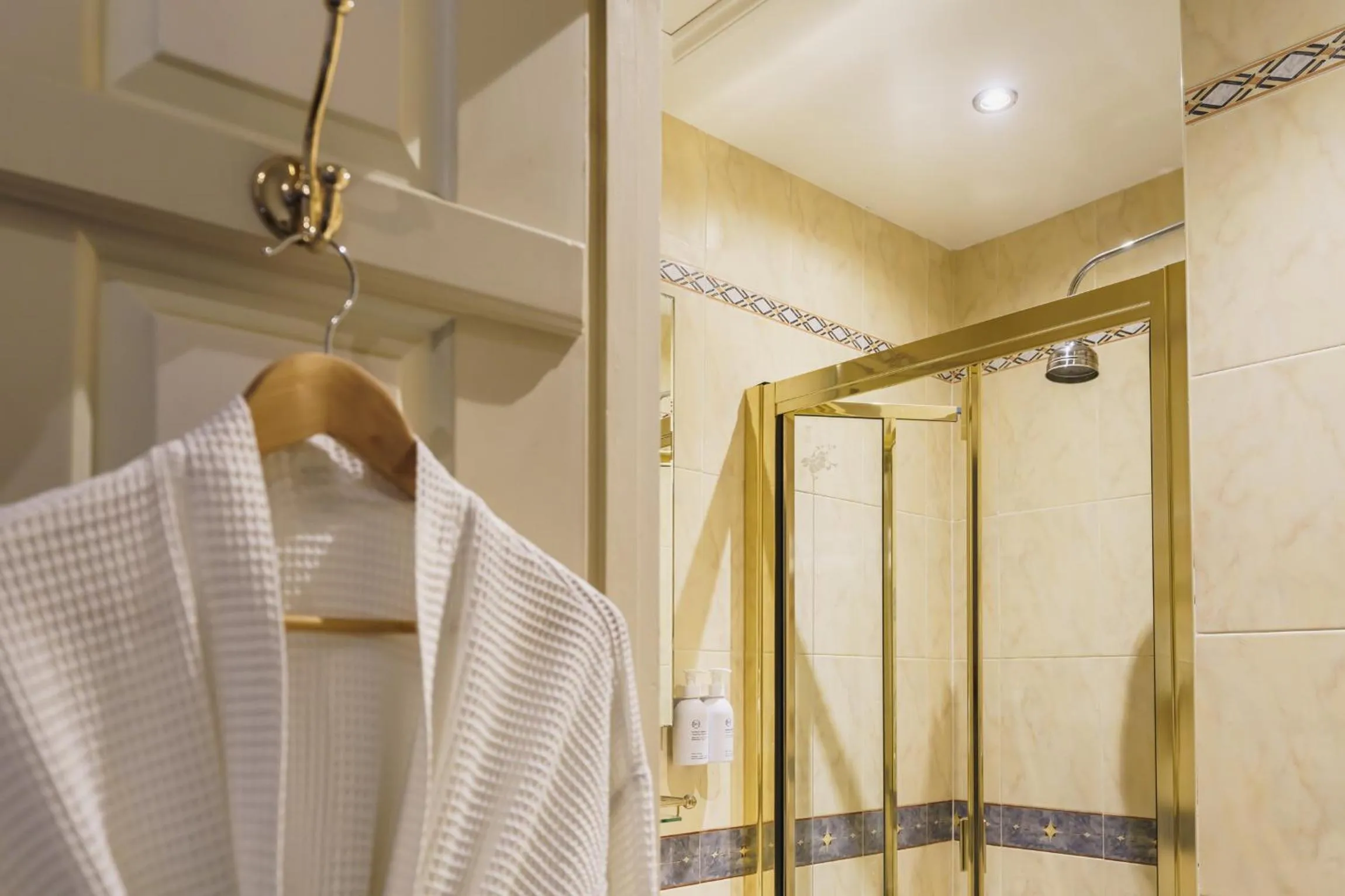 Shower in The Kennard