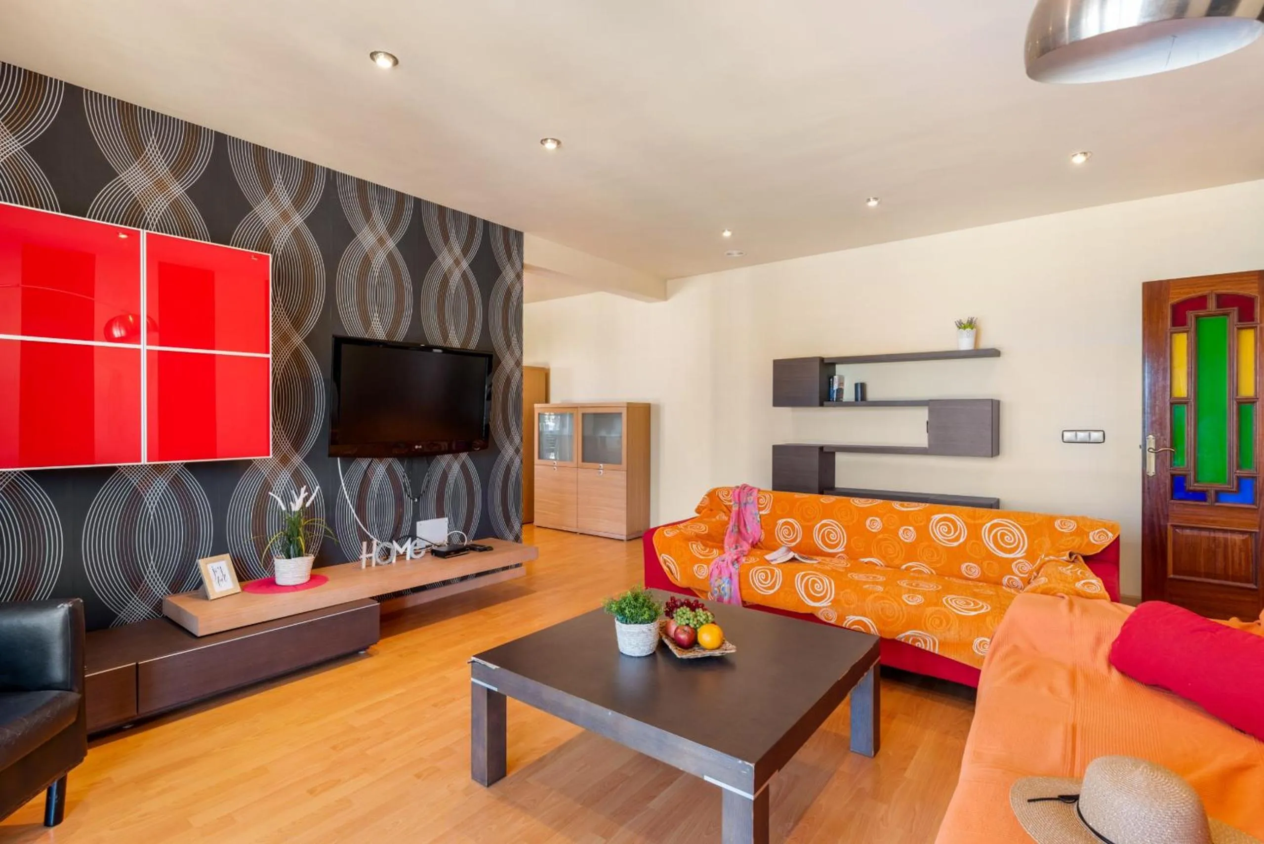 Communal lounge/ TV room in Villa Dorada - PlusHolidays