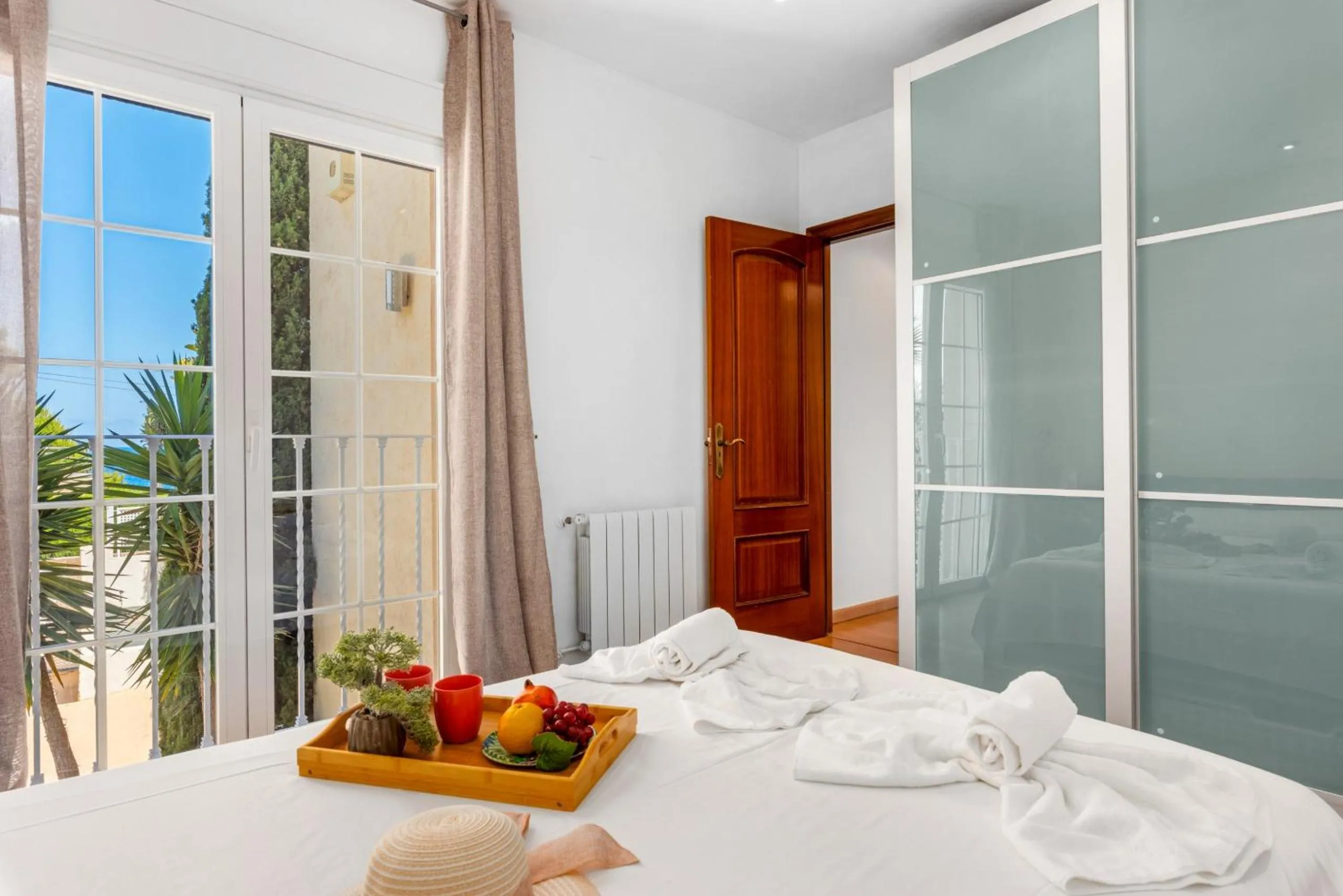 Bed in Villa Dorada - PlusHolidays