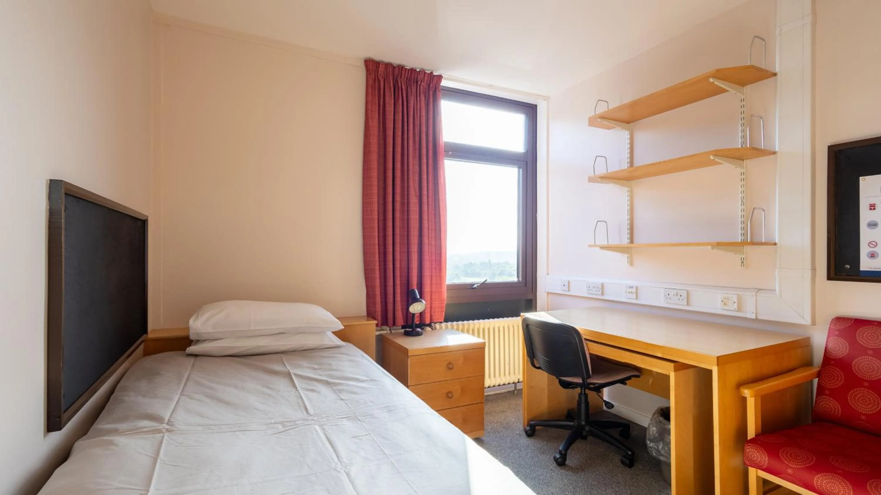 Bedroom in Summer Stays at The University of Edinburgh