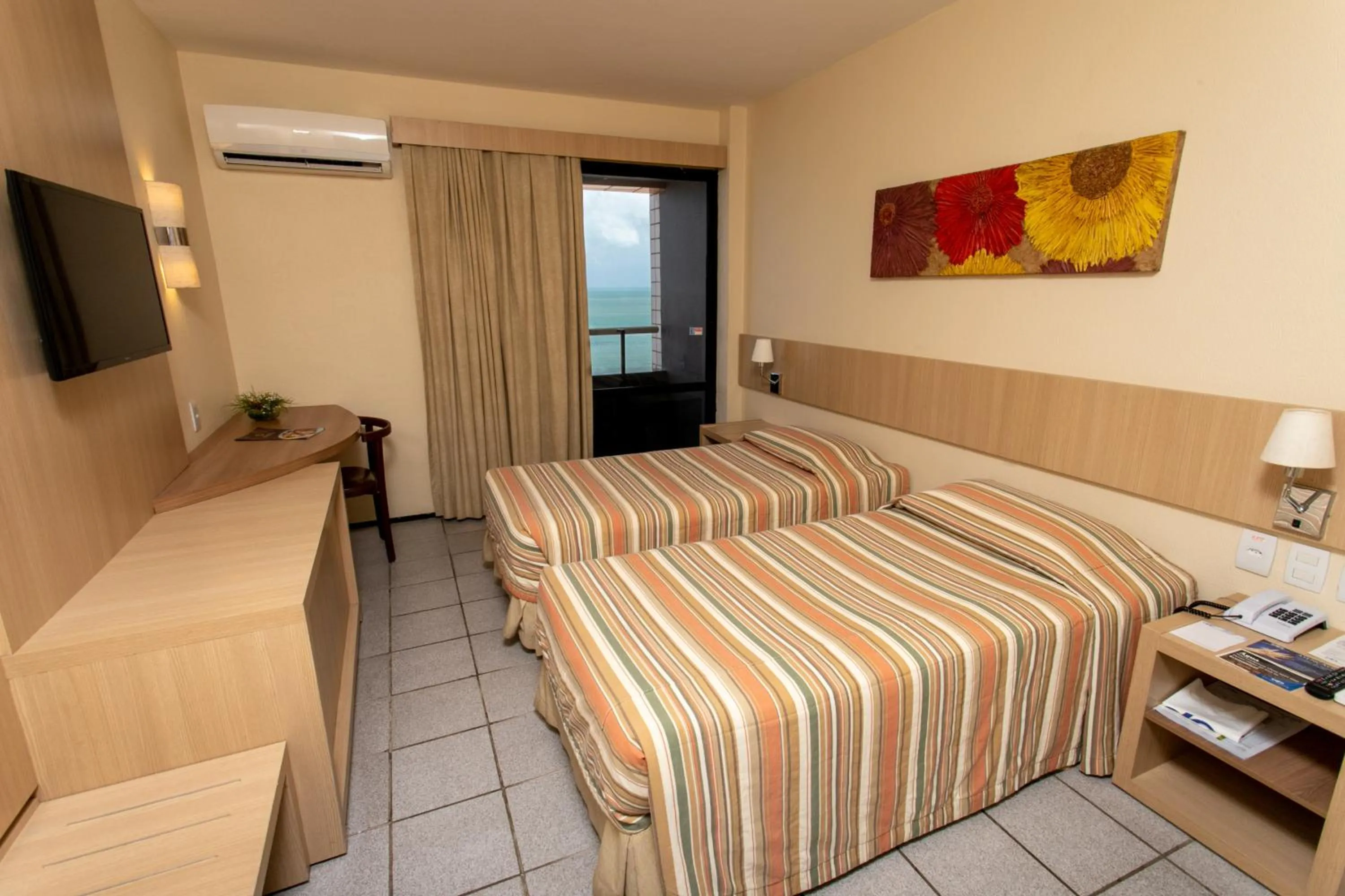 Superior Double Room with Partial Sea View in Hotel Diogo