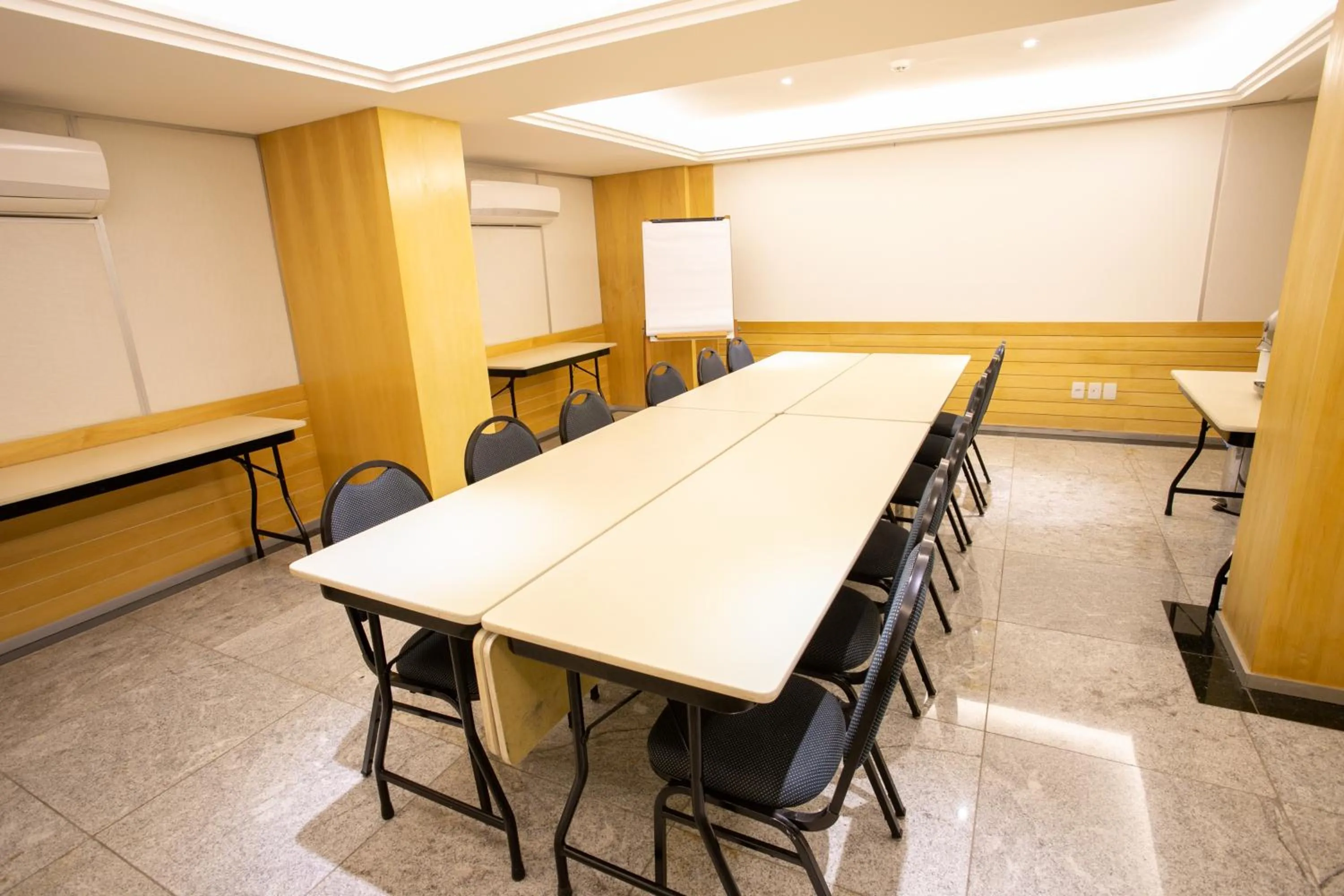 Business facilities in Hotel Diogo
