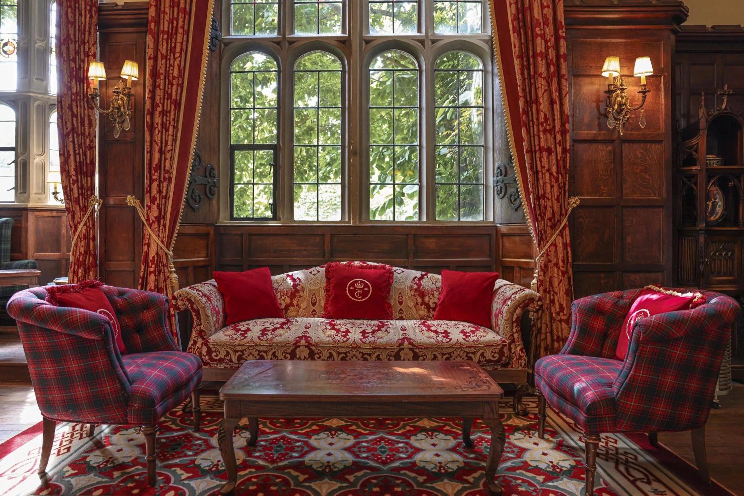 Lounge or bar in Thornbury Castle - A Relais & Chateaux Hotel
