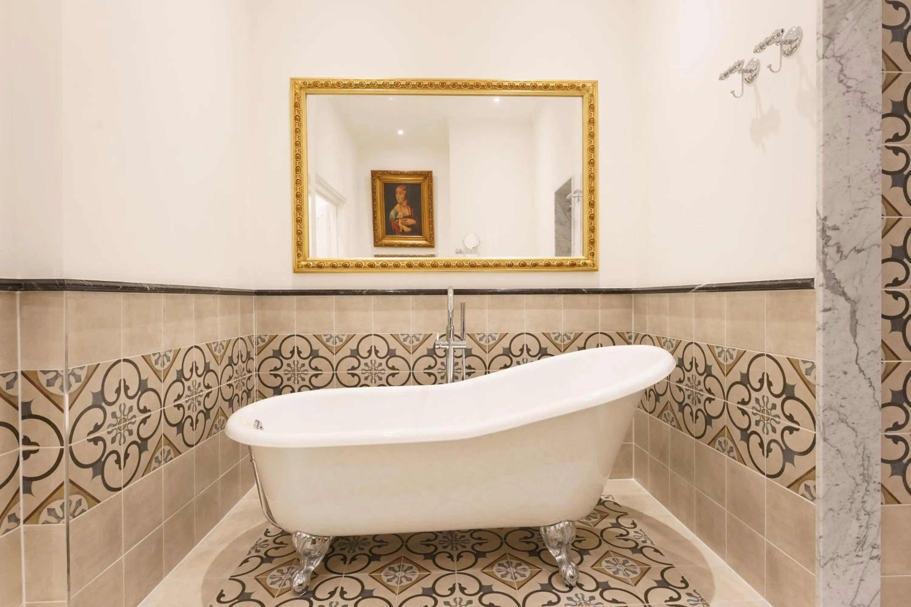 Bathroom in Thornbury Castle - A Relais & Chateaux Hotel