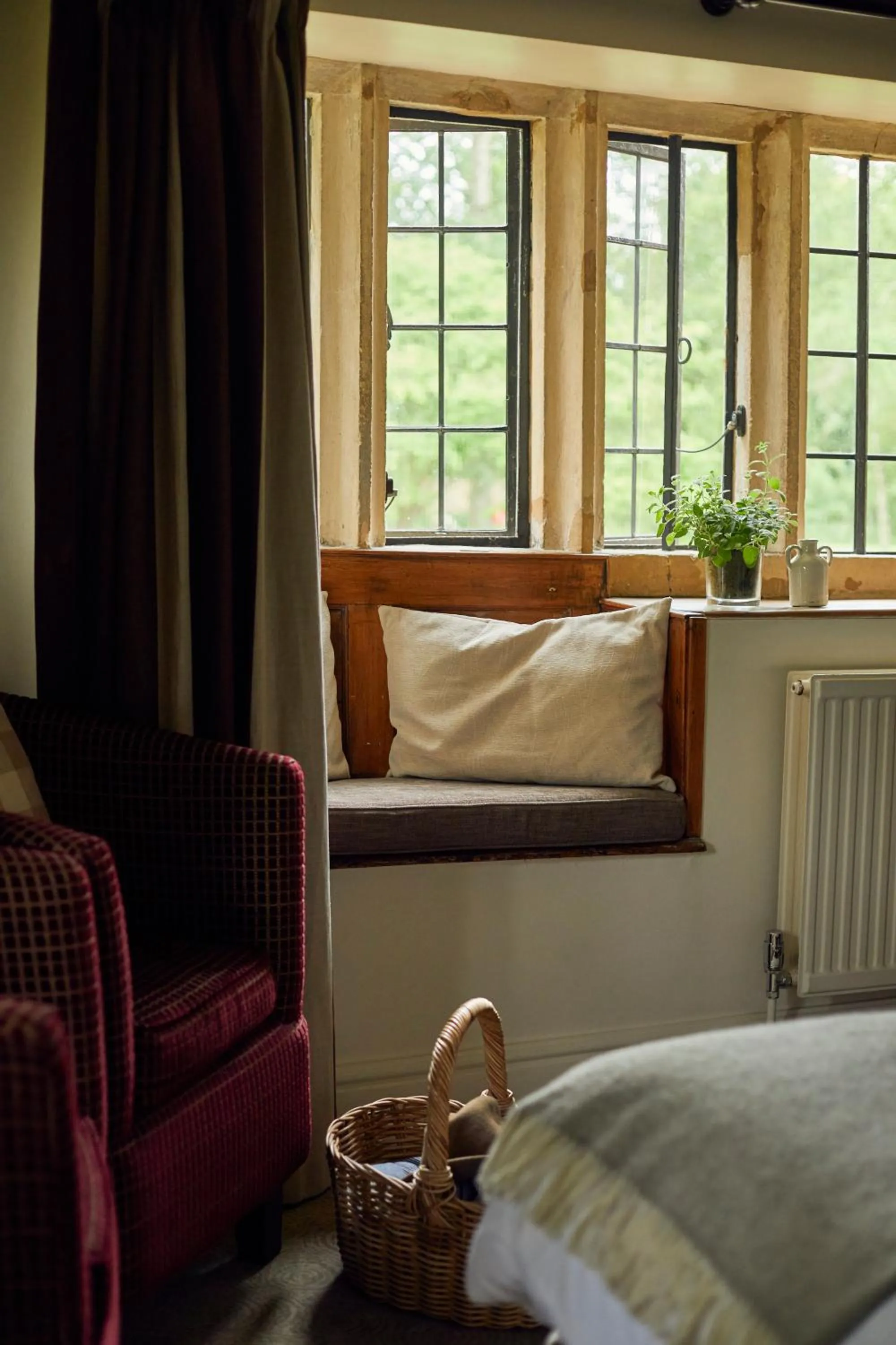 Bedroom, Bed in The Slaughters Country Inn
