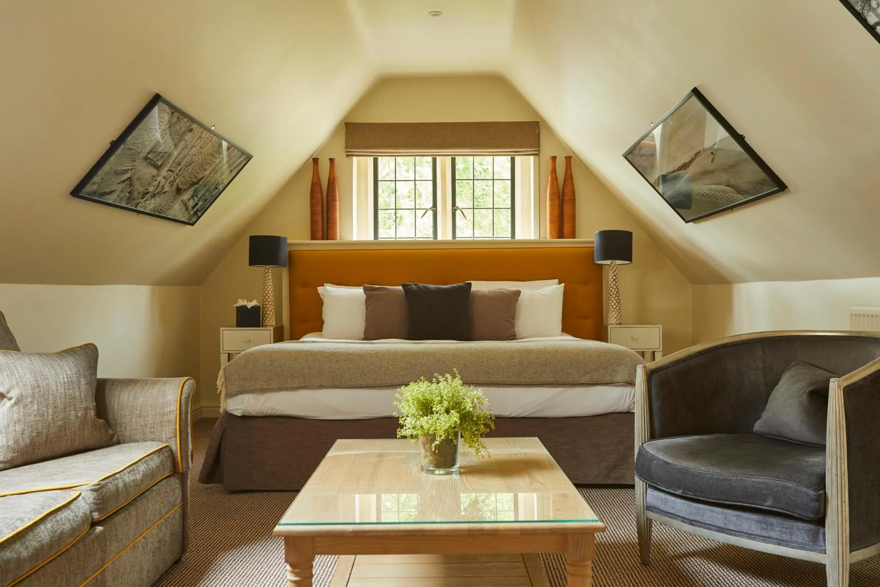 Bedroom, Bed in The Slaughters Country Inn