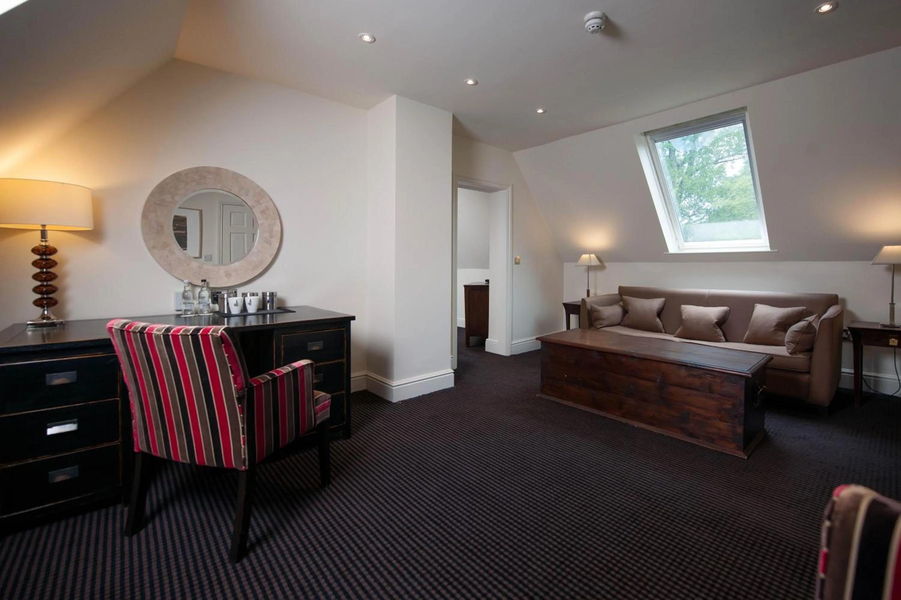 Bathroom, Bed in The Slaughters Country Inn