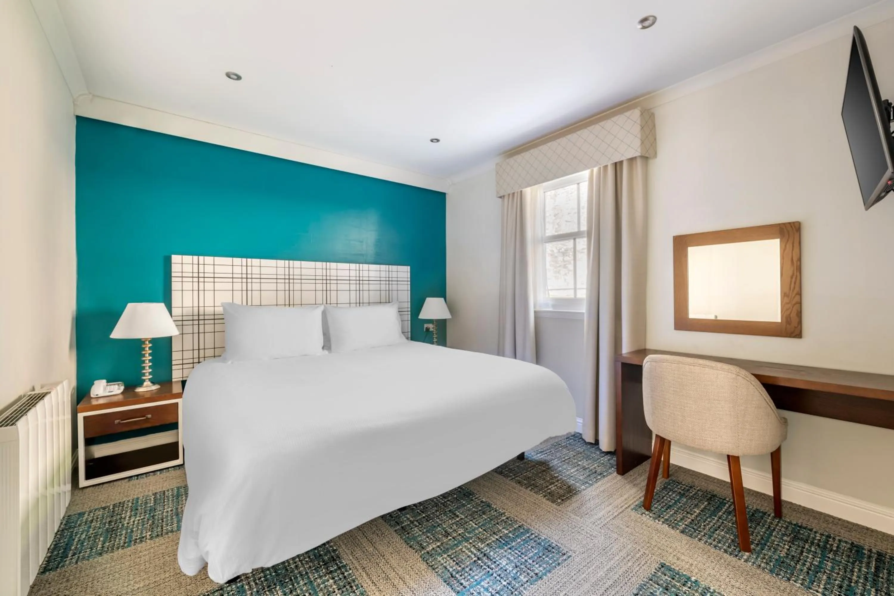 Bedroom, Bed in The Kenmore Club