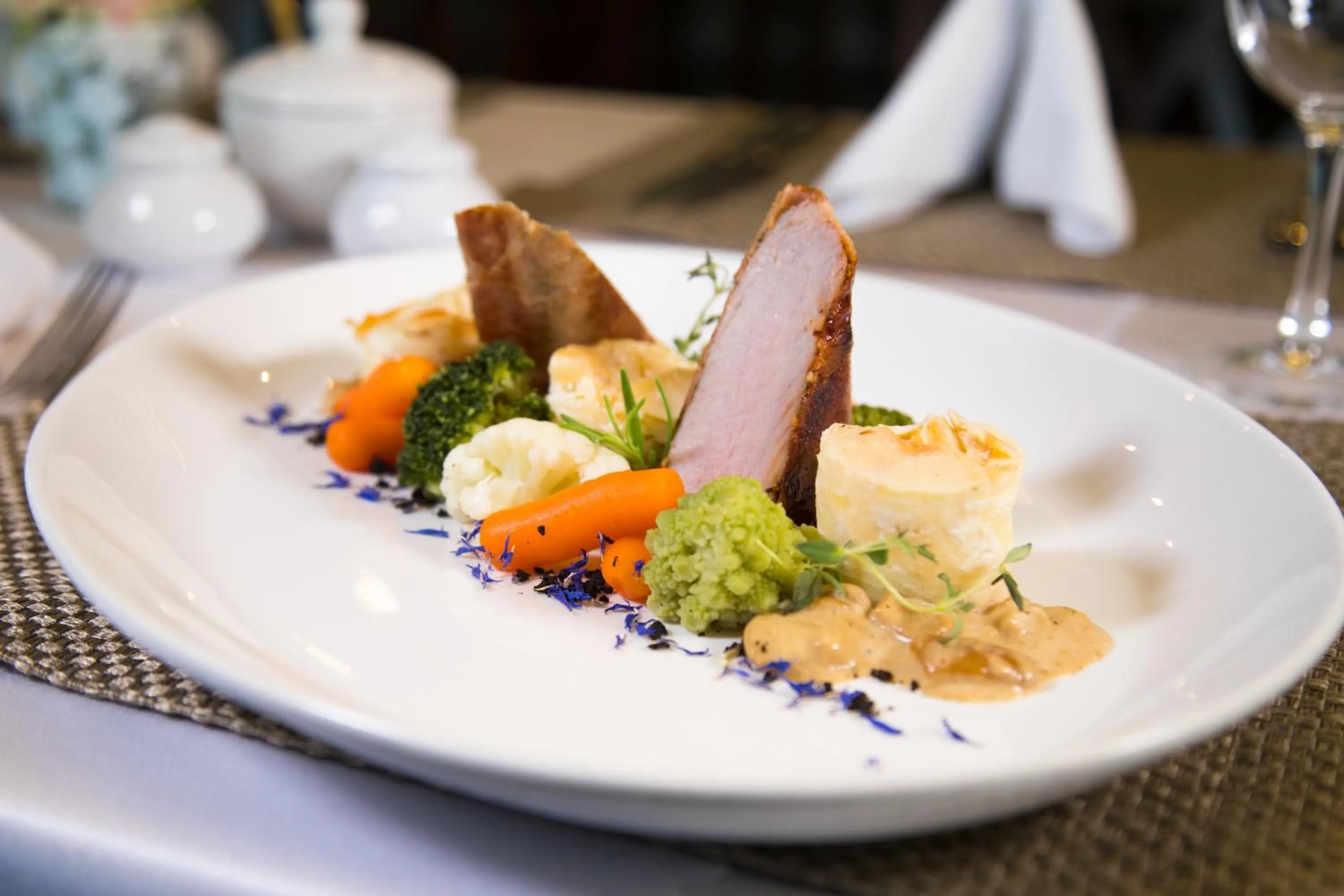 Restaurant/places to eat in Hotel Rondo