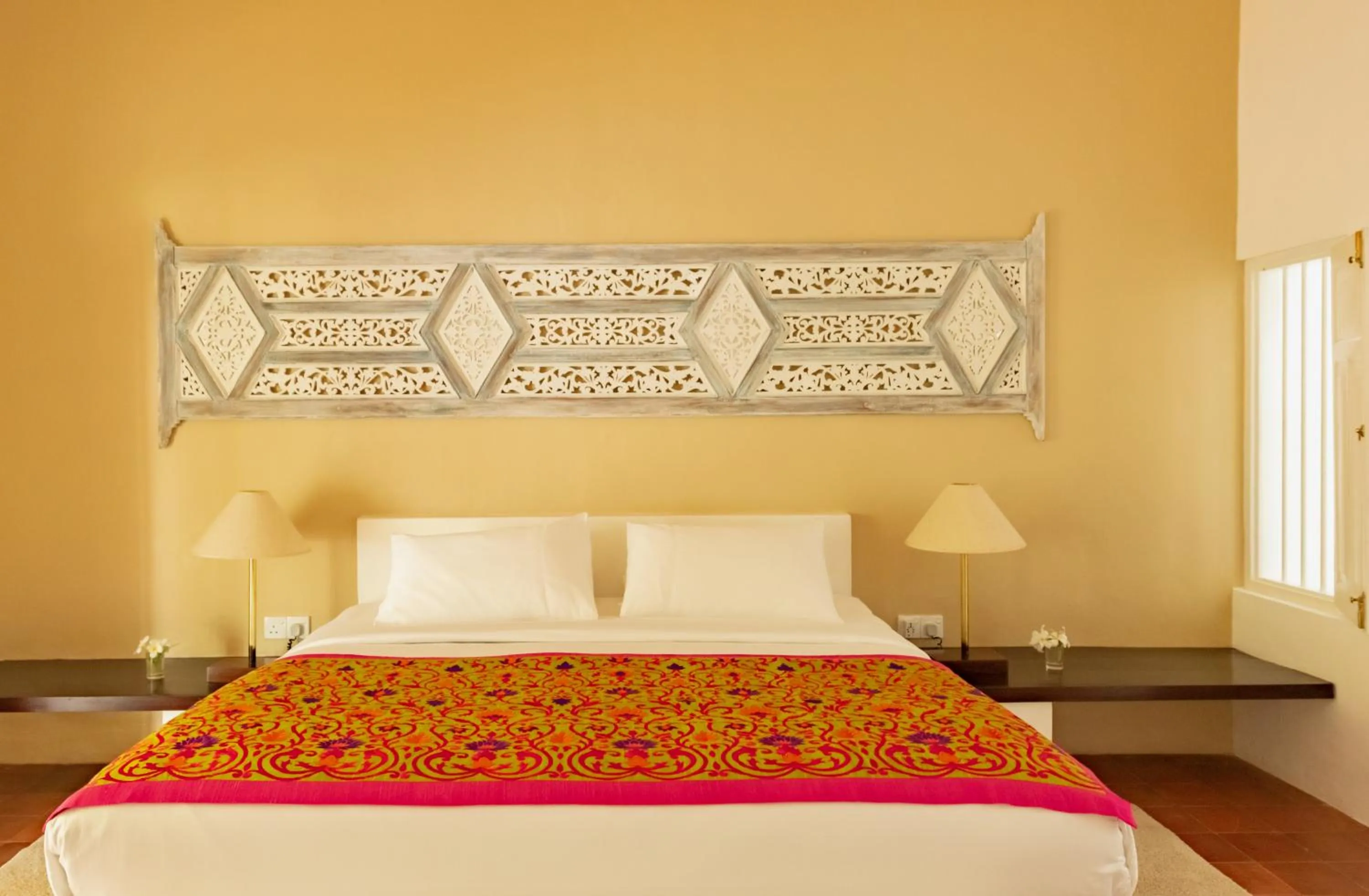 Bed in Nyne Hotels Rock Villa - Bentota