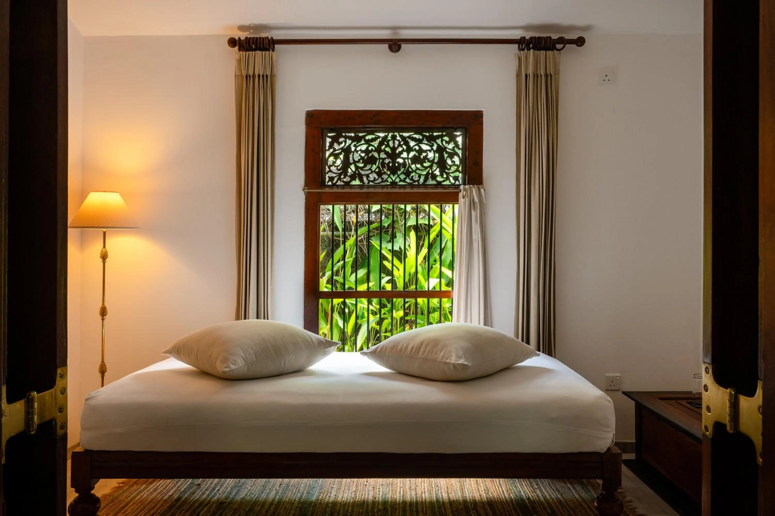 Bed in Nyne Hotels Rock Villa - Bentota
