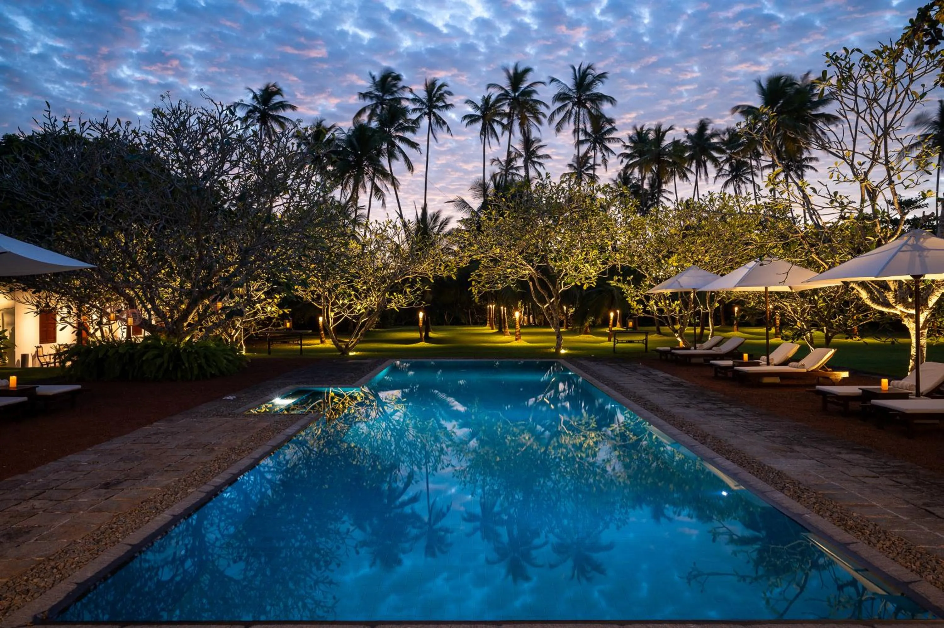 Garden view in Nyne Hotels Rock Villa - Bentota