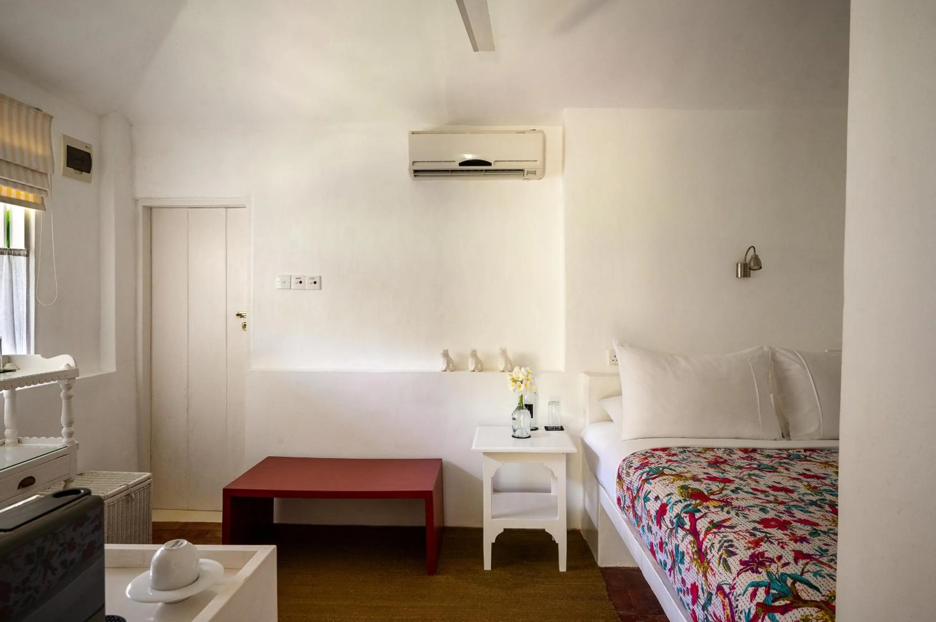 Photo of the whole room, Bed in Nyne Hotels Rock Villa - Bentota