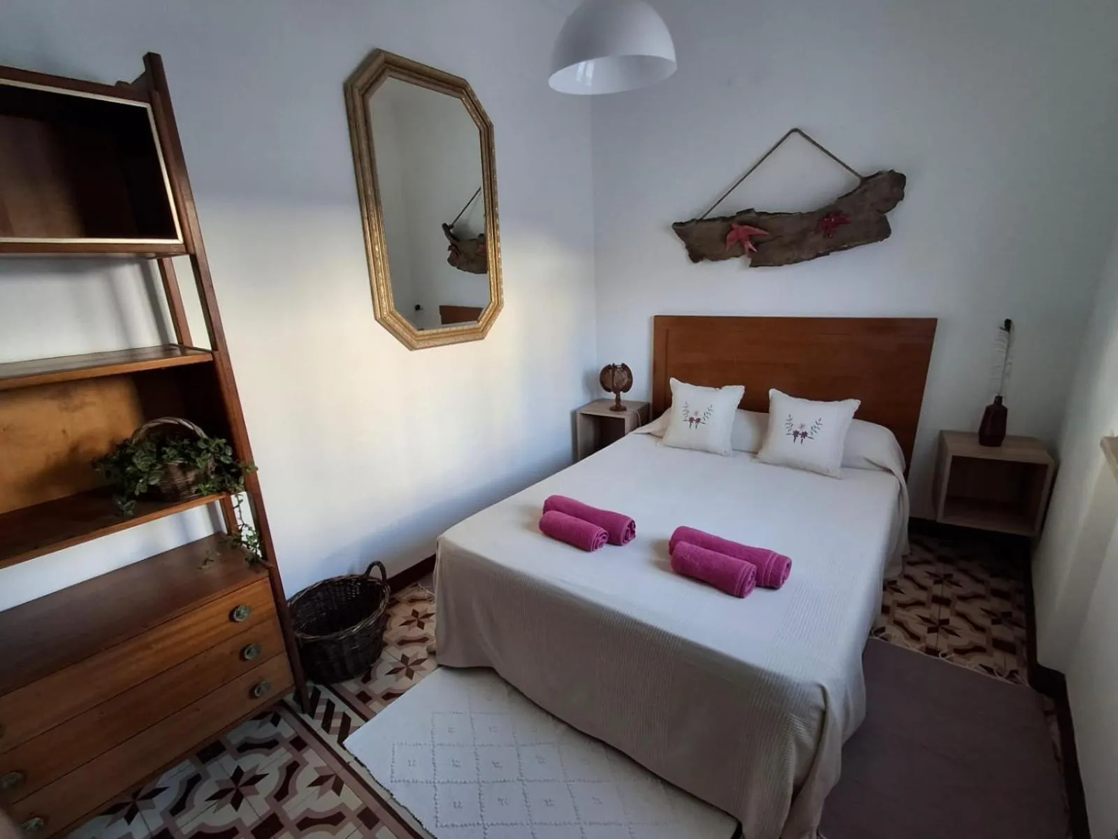 Photo of the whole room, Bed in Olive Hostel Lagos